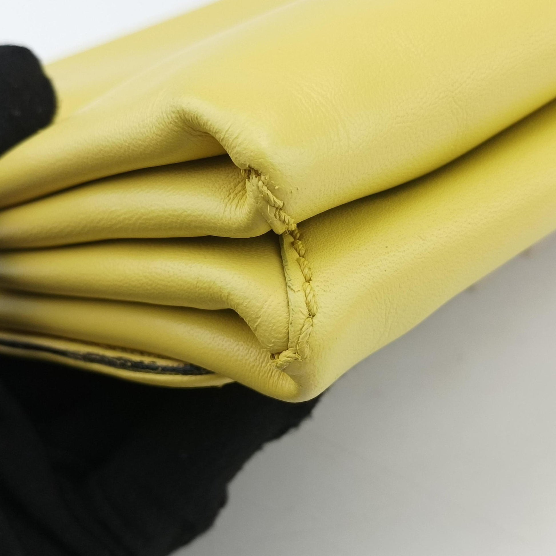 Rockstud Va Va Voom Yellow Leather Lot number unknownロックスタッズ ヴァ ヴァ ヴーム イエロー レザー 製番不明