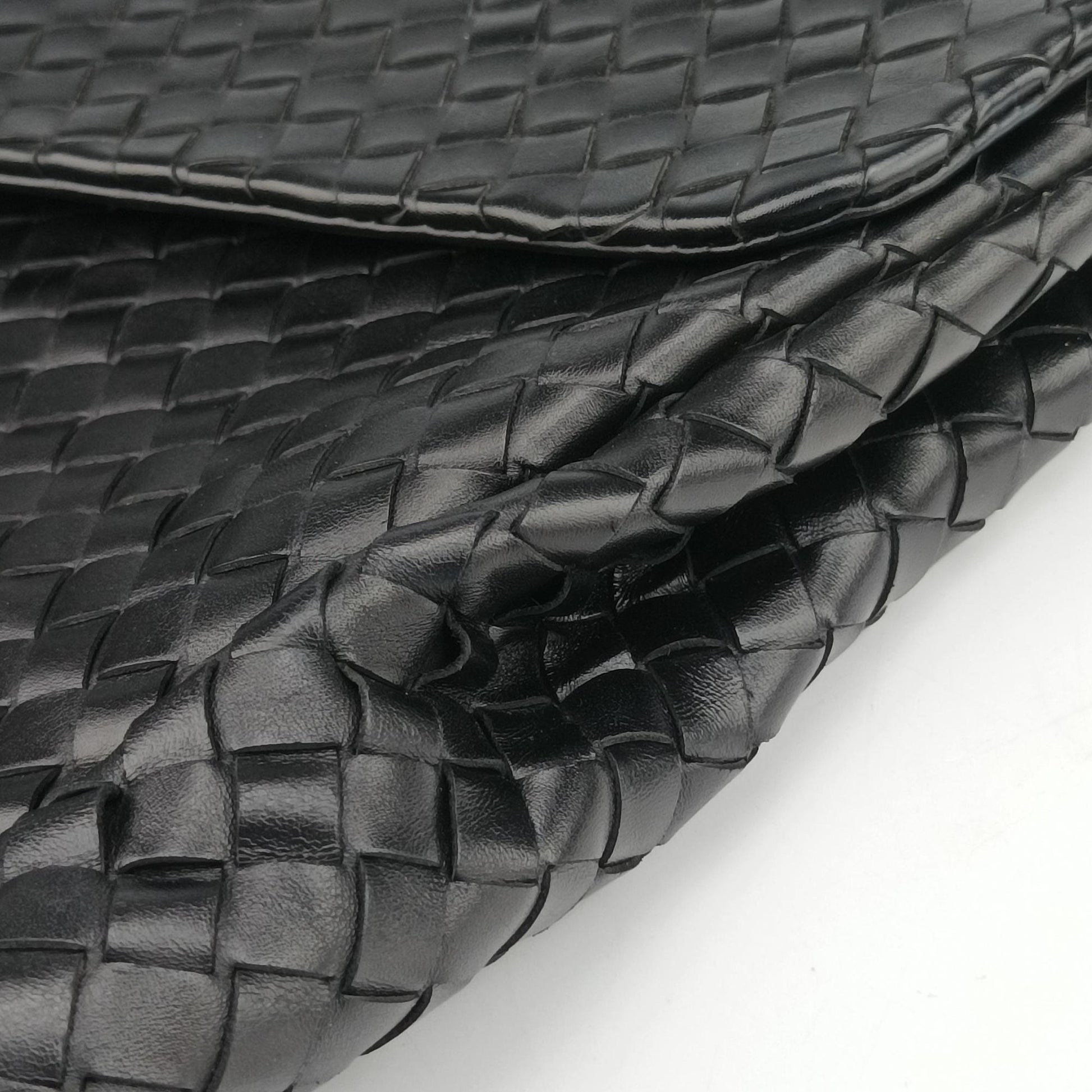 Intrecciato Black lambskin B00885237Gイントレチャート ブラック ラムスキン B00885237G