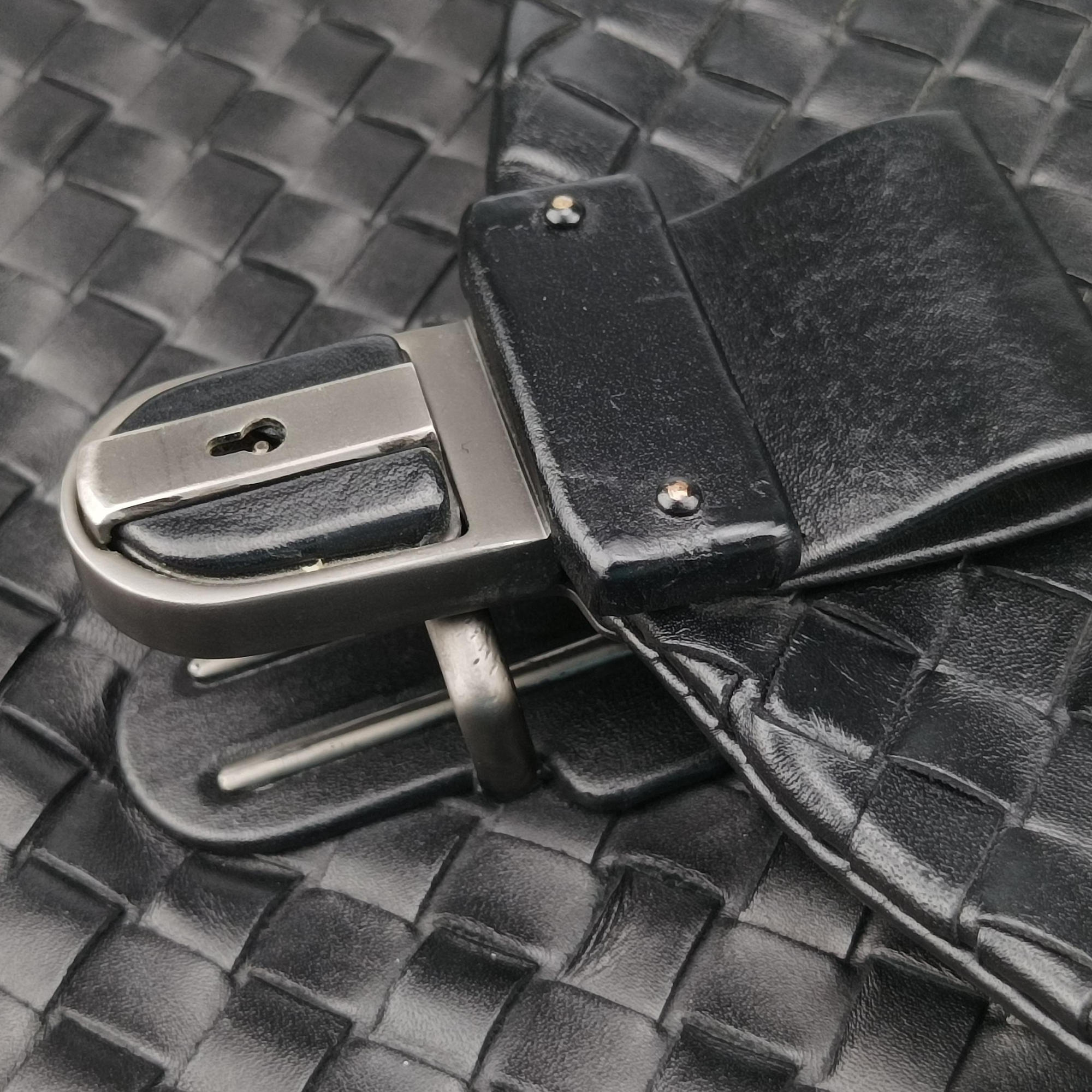 Intrecciato Black lambskin B00885237Gイントレチャート ブラック ラムスキン B00885237G