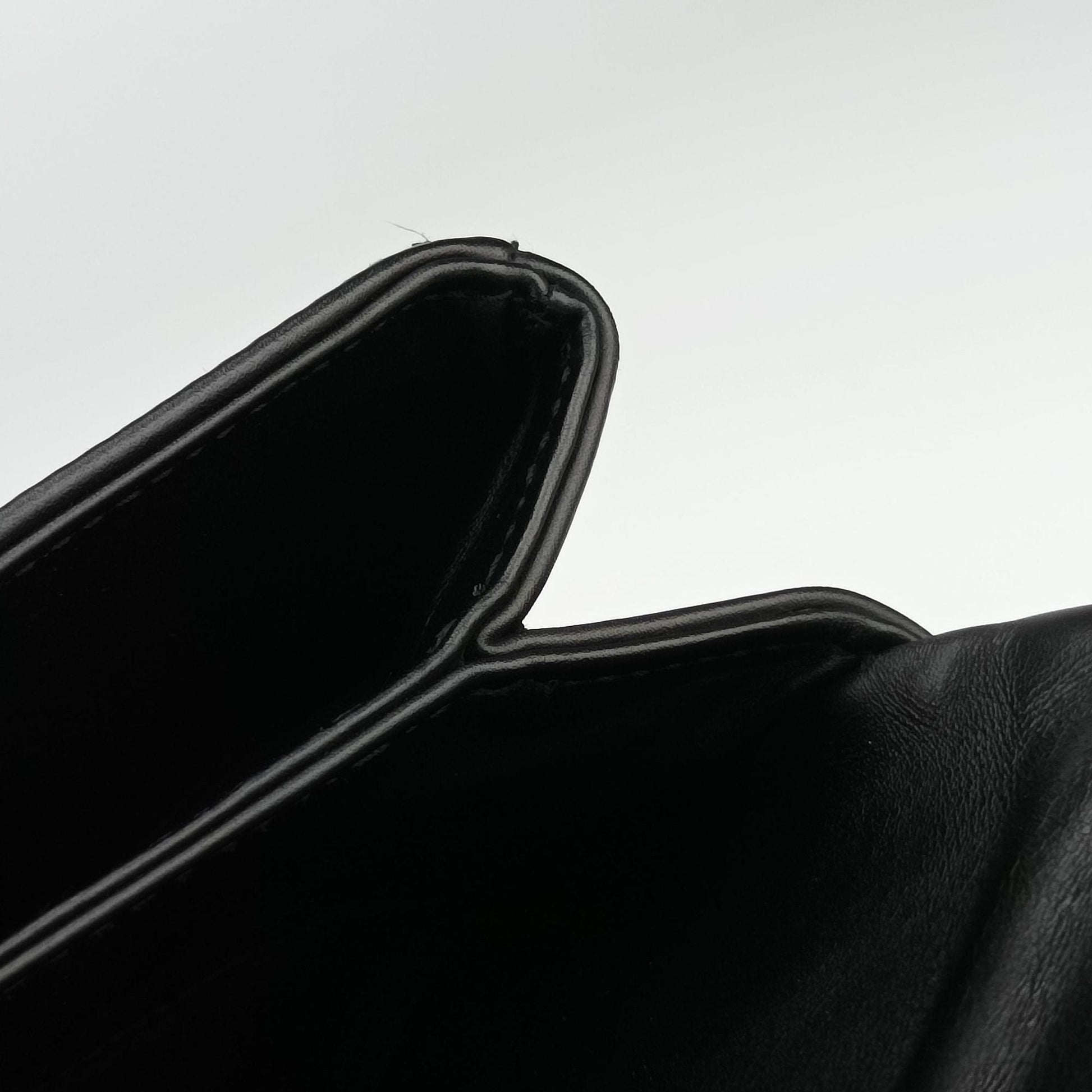 Intrecciato Black lambskin B00885237Gイントレチャート ブラック ラムスキン B00885237G