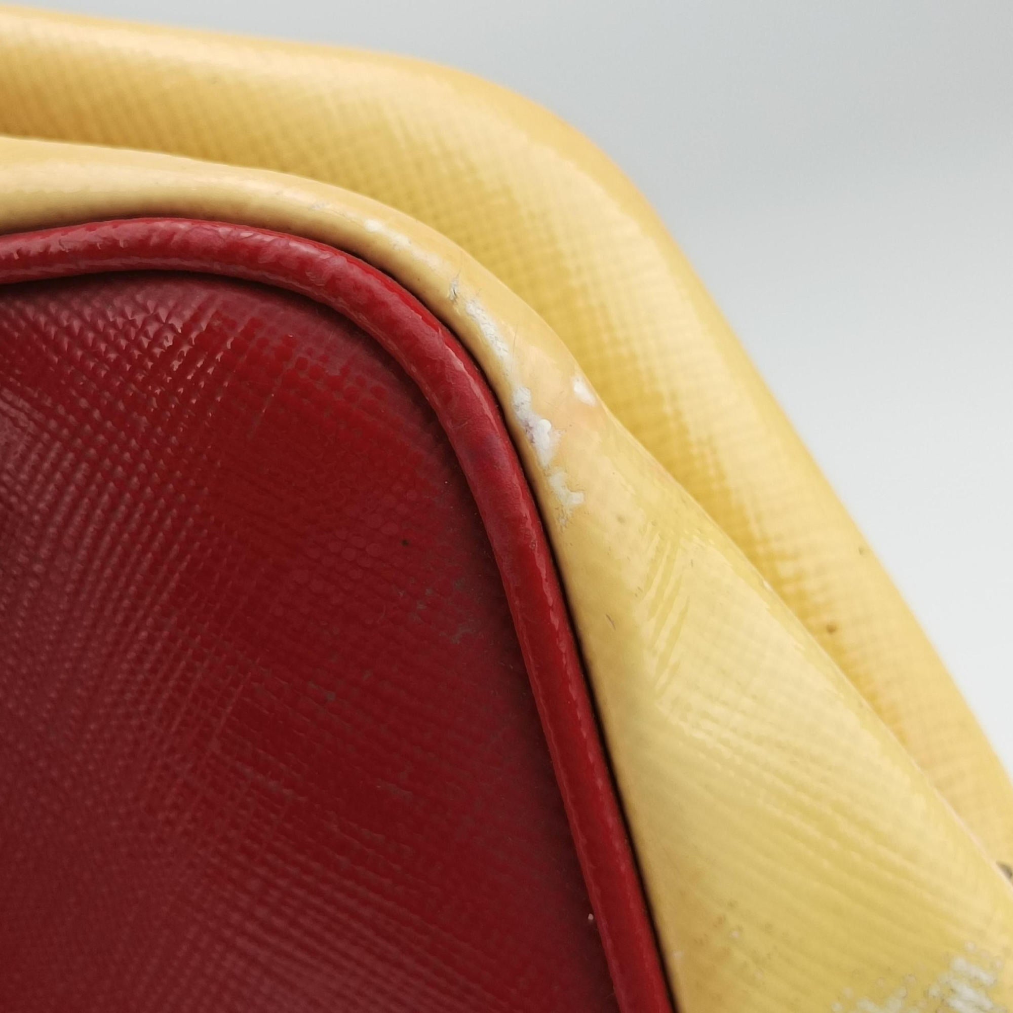 Triangle logo Red×Yellow Patent 7/Aトライアングル ロゴ レッド×イエロー パテント 7/A
