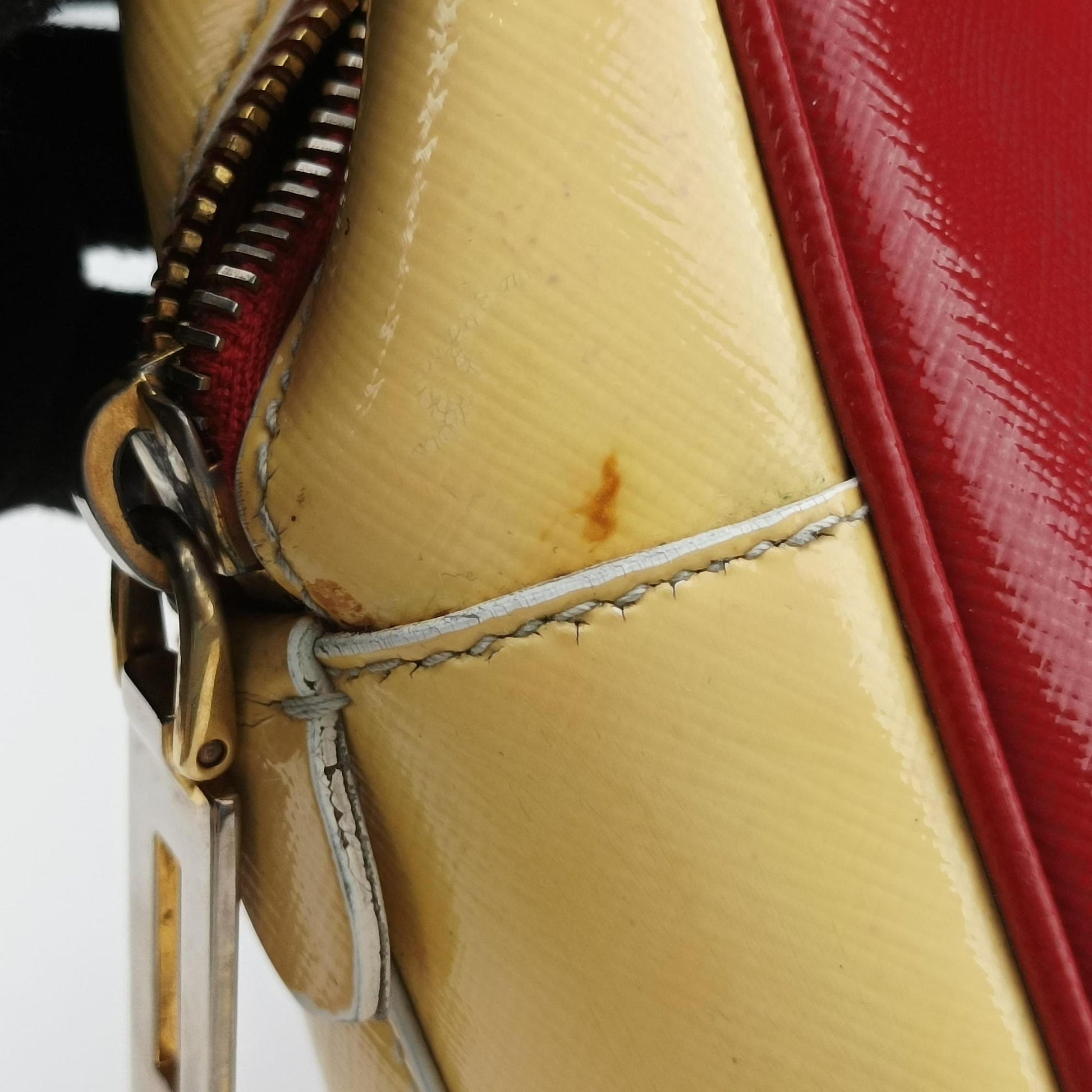 Triangle logo Red×Yellow Patent 7/Aトライアングル ロゴ レッド×イエロー パテント 7/A