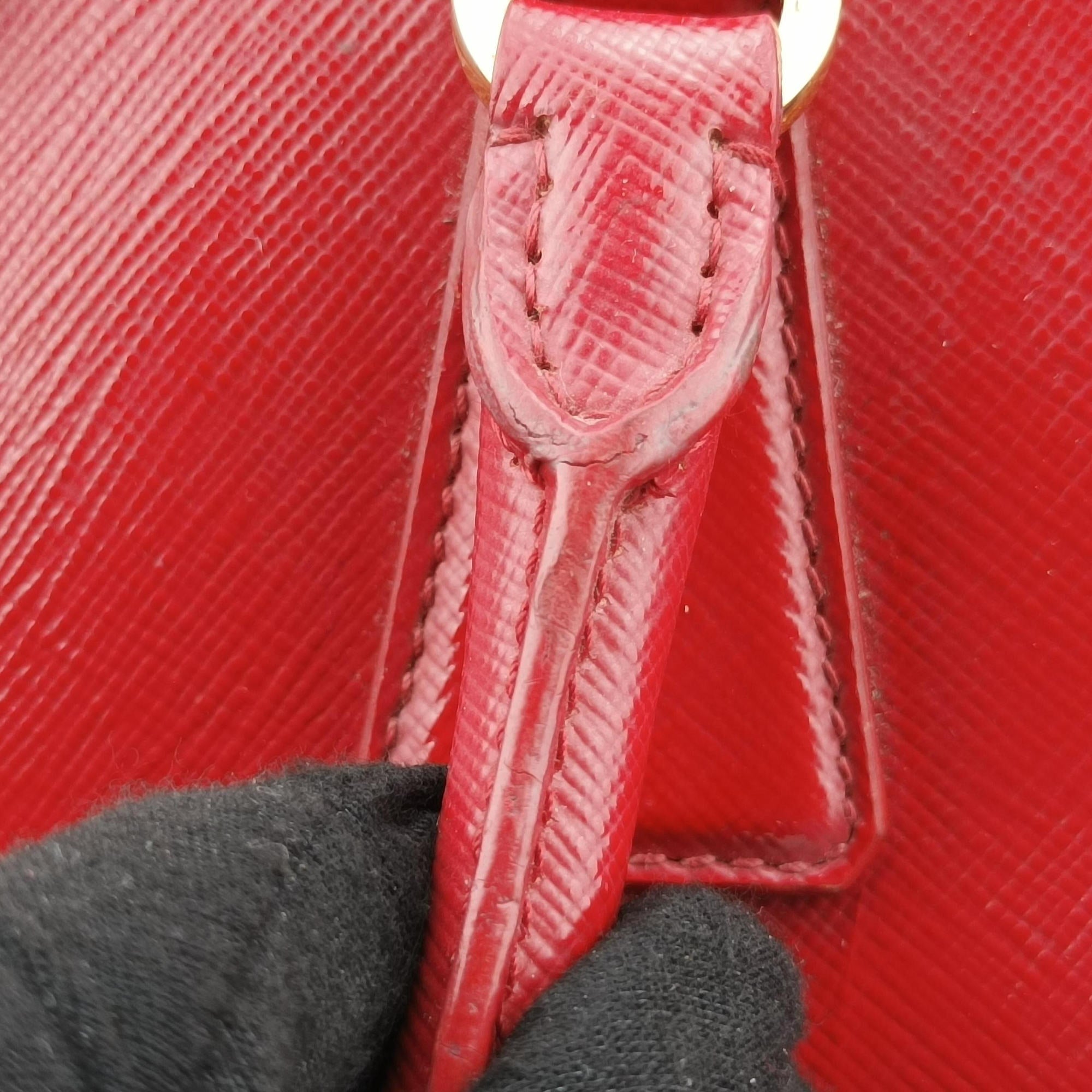 Triangle logo Red×Yellow Patent 7/Aトライアングル ロゴ レッド×イエロー パテント 7/A
