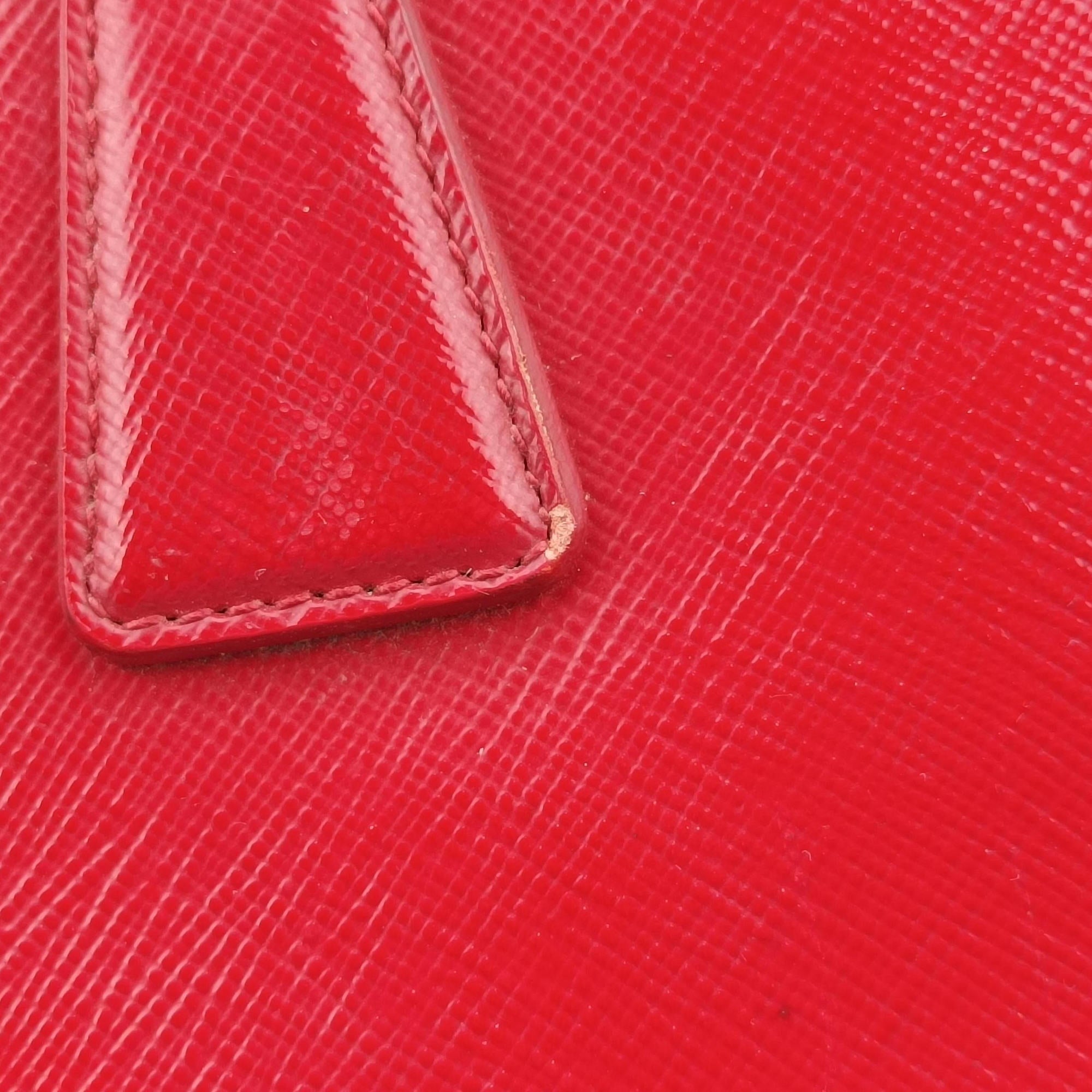 Triangle logo Red×Yellow Patent 7/Aトライアングル ロゴ レッド×イエロー パテント 7/A