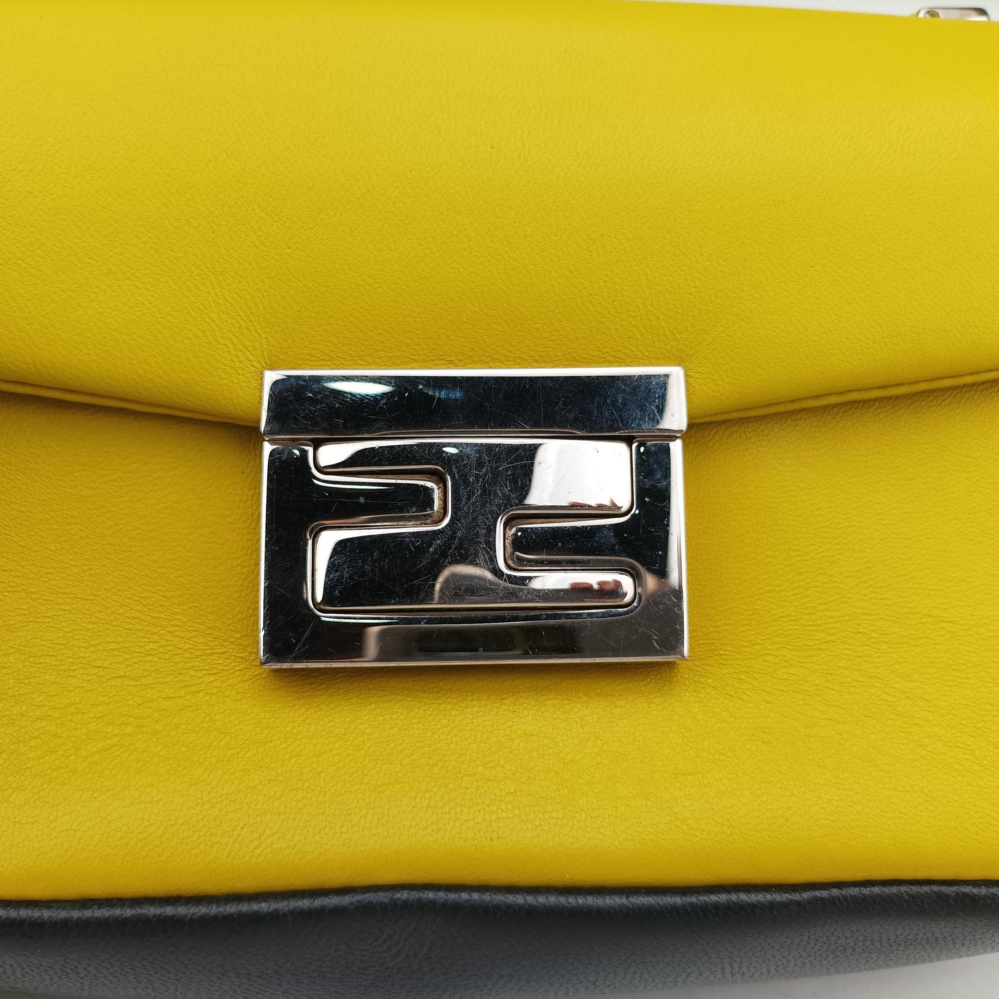 Mini Be Baguette Yellow × Black Leather 8M0315 8M0315-W20 149-0053ミニベバゲット イエロー × ブラック レザー 8M0315 8M0315-W20 149-0053