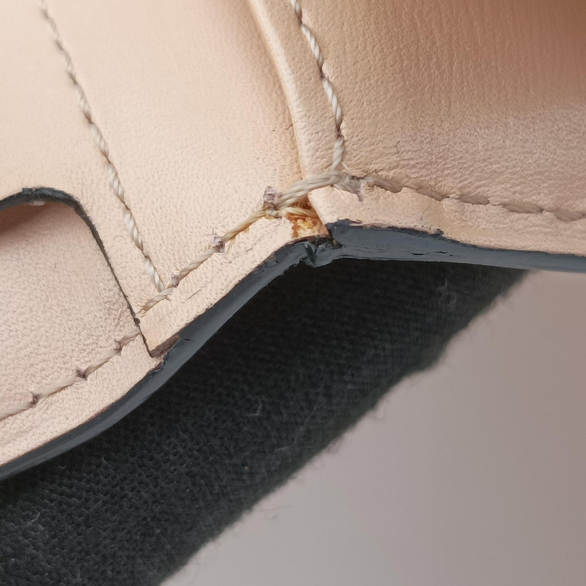 Brillant Beige Leather I40Bブリヨン ベージュ レザー I40B