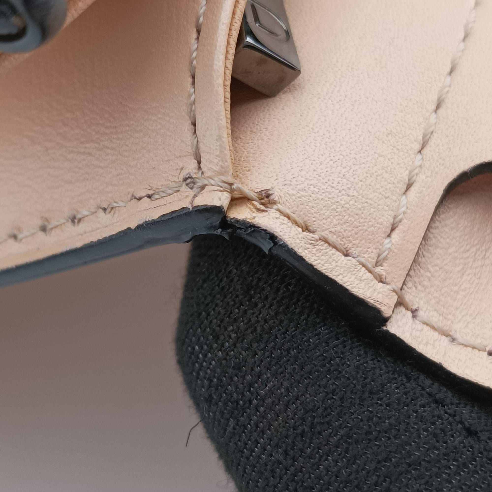 Brillant Beige Leather I40Bブリヨン ベージュ レザー I40B
