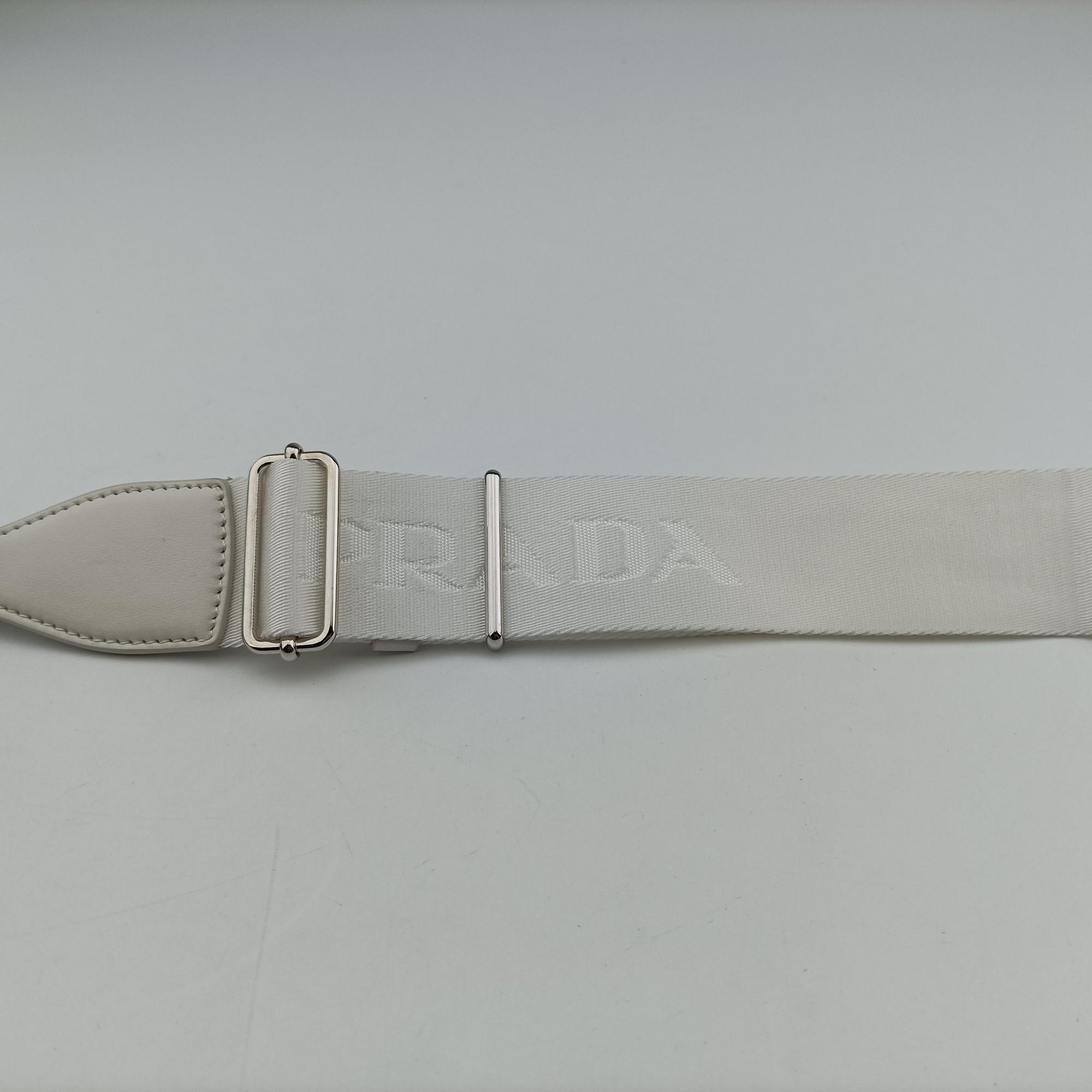 Triangle Logo White Straw 272 1トライアングル ロゴ ホワイト ストロー 272 1