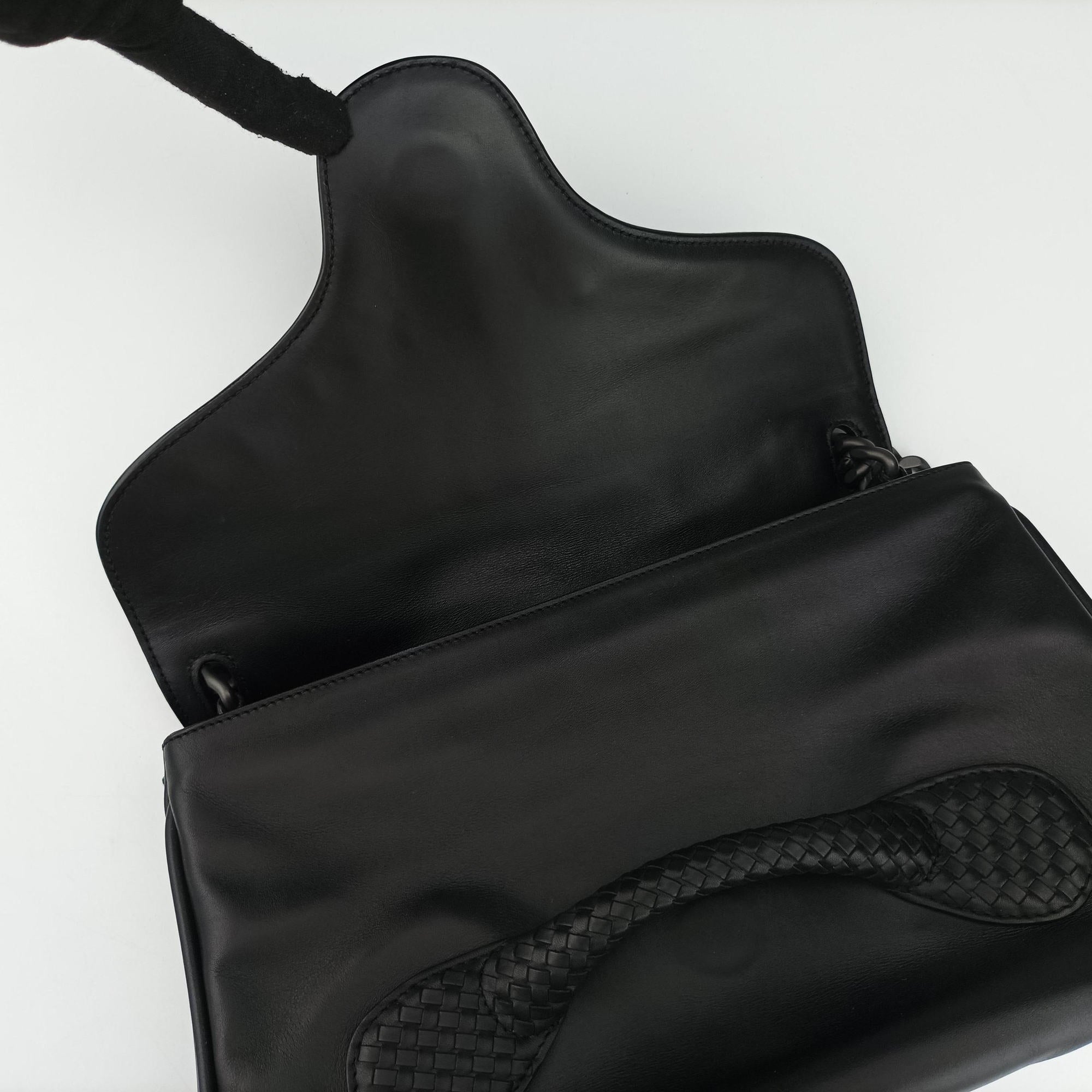 Intrecciato Black lambskin B03338271Lイントレチャート ブラック ラムスキン B03338271L