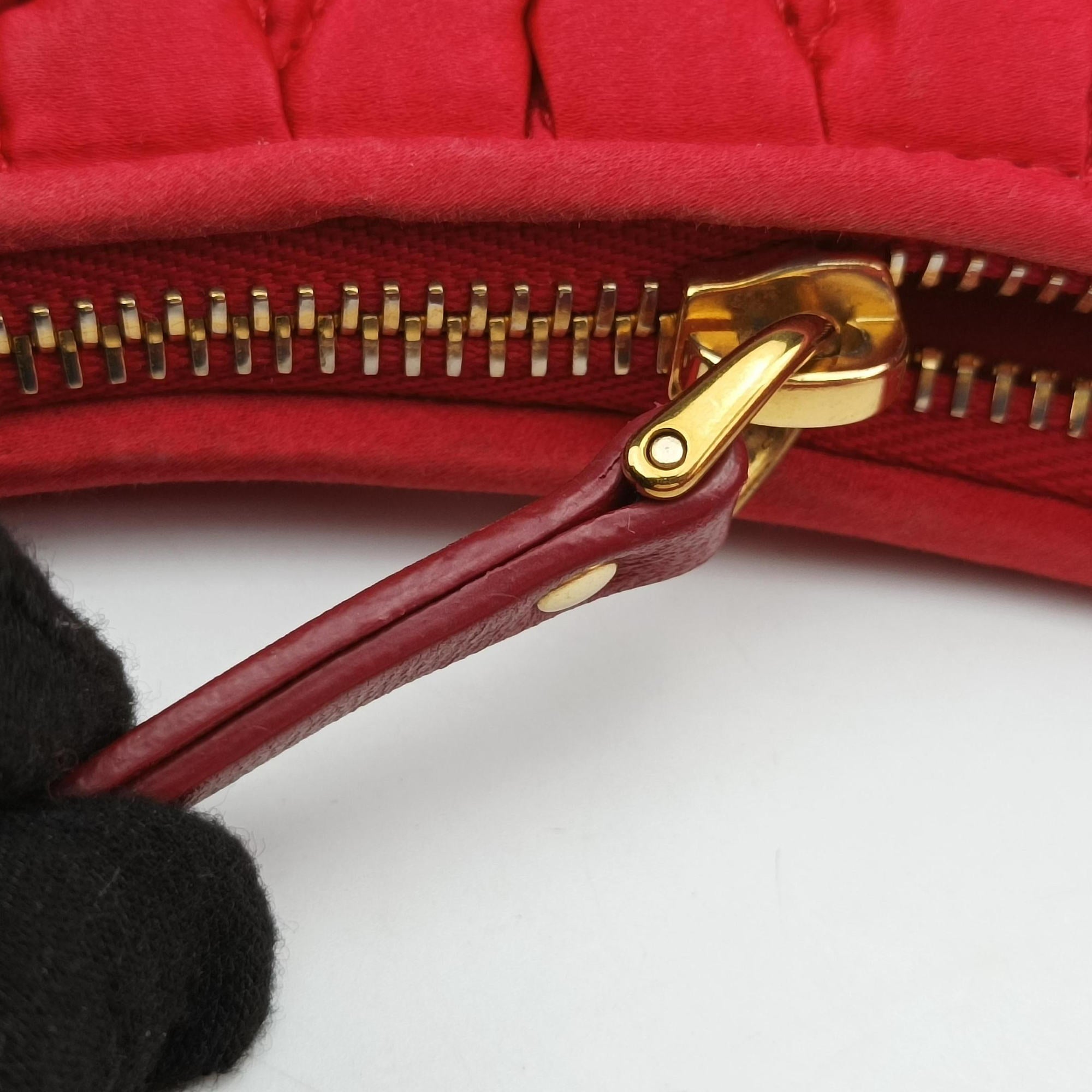 Wander Matelasse hobo Red Satin 5BC125 IC Chipワンダー マテラッセ ホーボー レッド サテン 5BC125 ICチップ