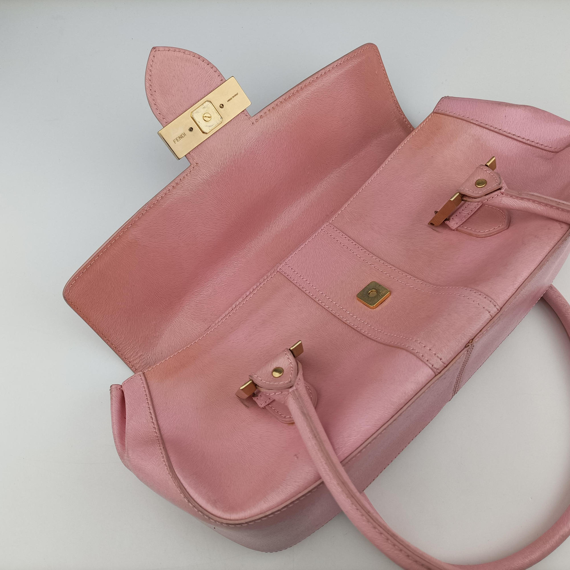 Logo flap bag Pink Leather 8BN116 2370-BN116-KUF-048ロゴ フラップバッグ ピンク レザー 8BN116 2370-BN116-KUF-048
