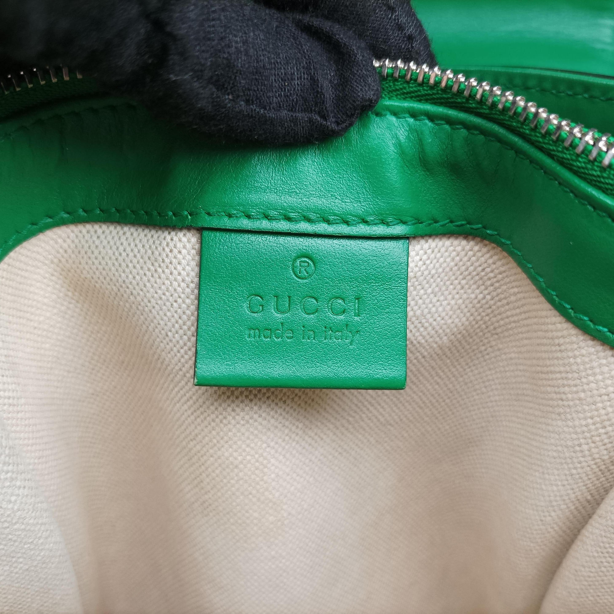 GG Embossed Messenger Bag Green Leather 625782 D033107394GGエンボス メッセンジャー グリーン レザー 625782 D033107394