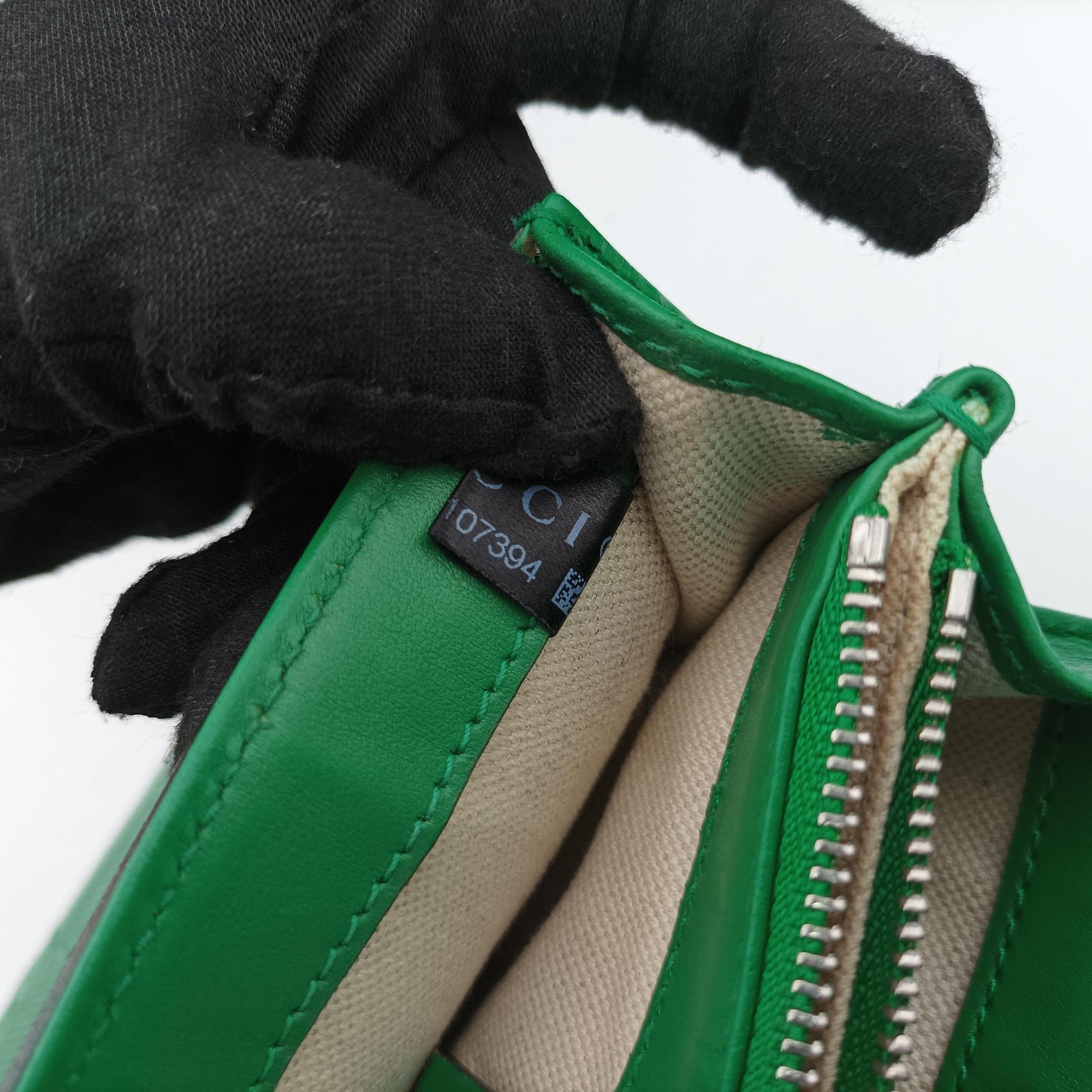 GG Embossed Messenger Bag Green Leather 625782 D033107394GGエンボス メッセンジャー グリーン レザー 625782 D033107394