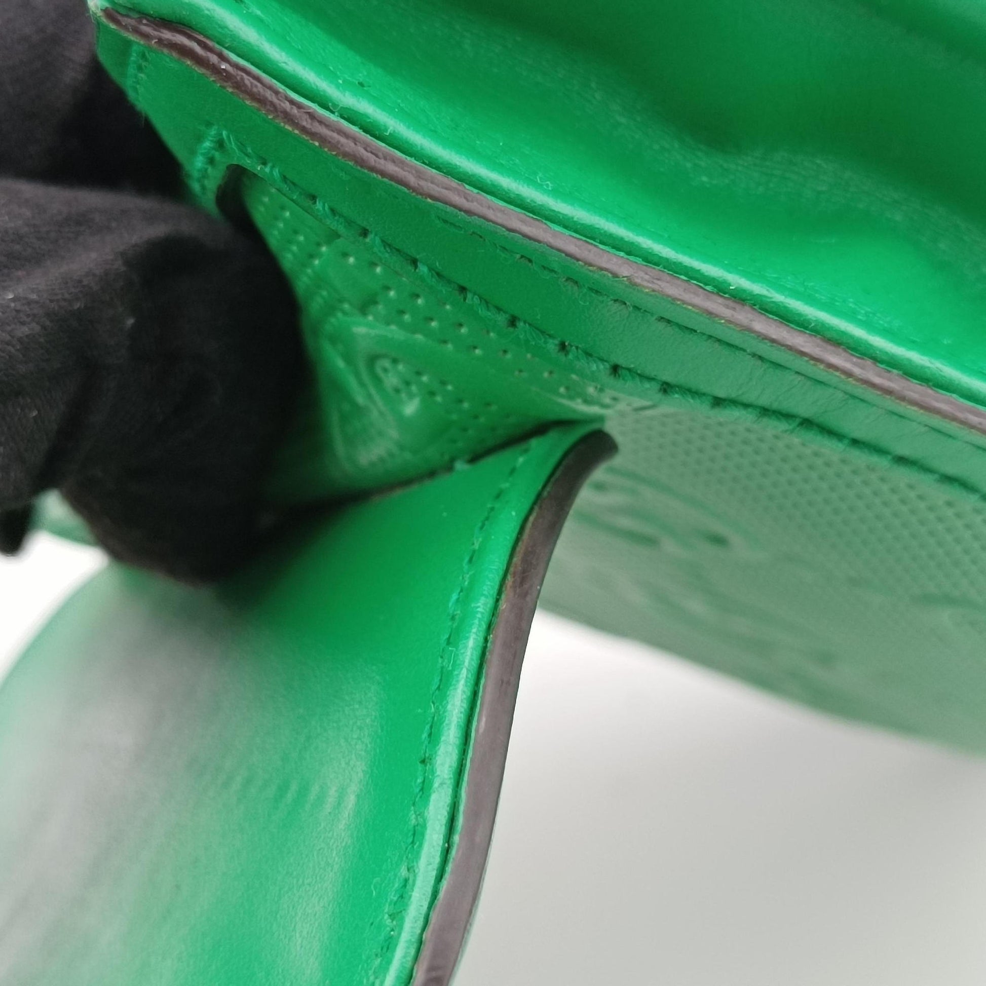 GG Embossed Messenger Bag Green Leather 625782 D033107394GGエンボス メッセンジャー グリーン レザー 625782 D033107394