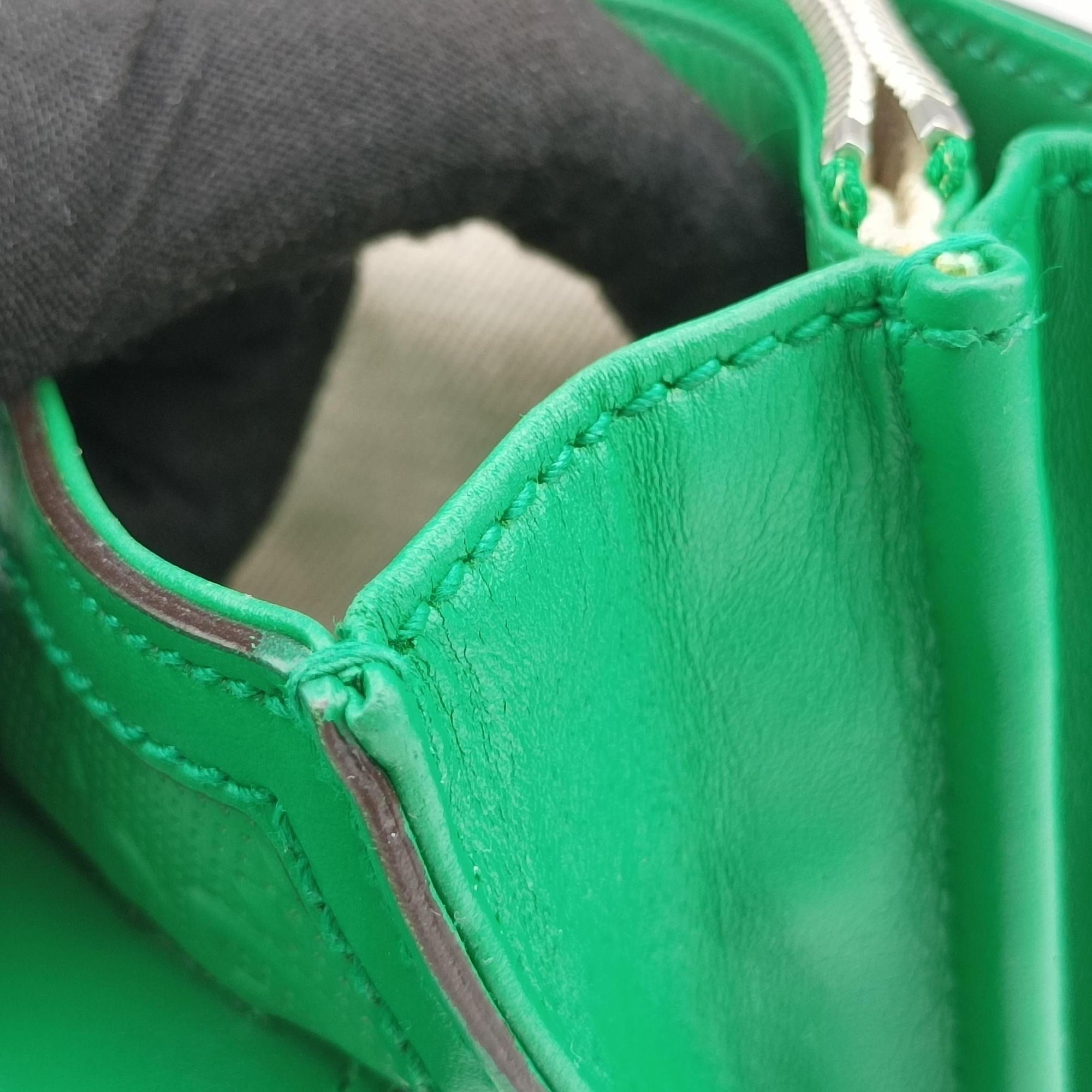 GG Embossed Messenger Bag Green Leather 625782 D033107394GGエンボス メッセンジャー グリーン レザー 625782 D033107394