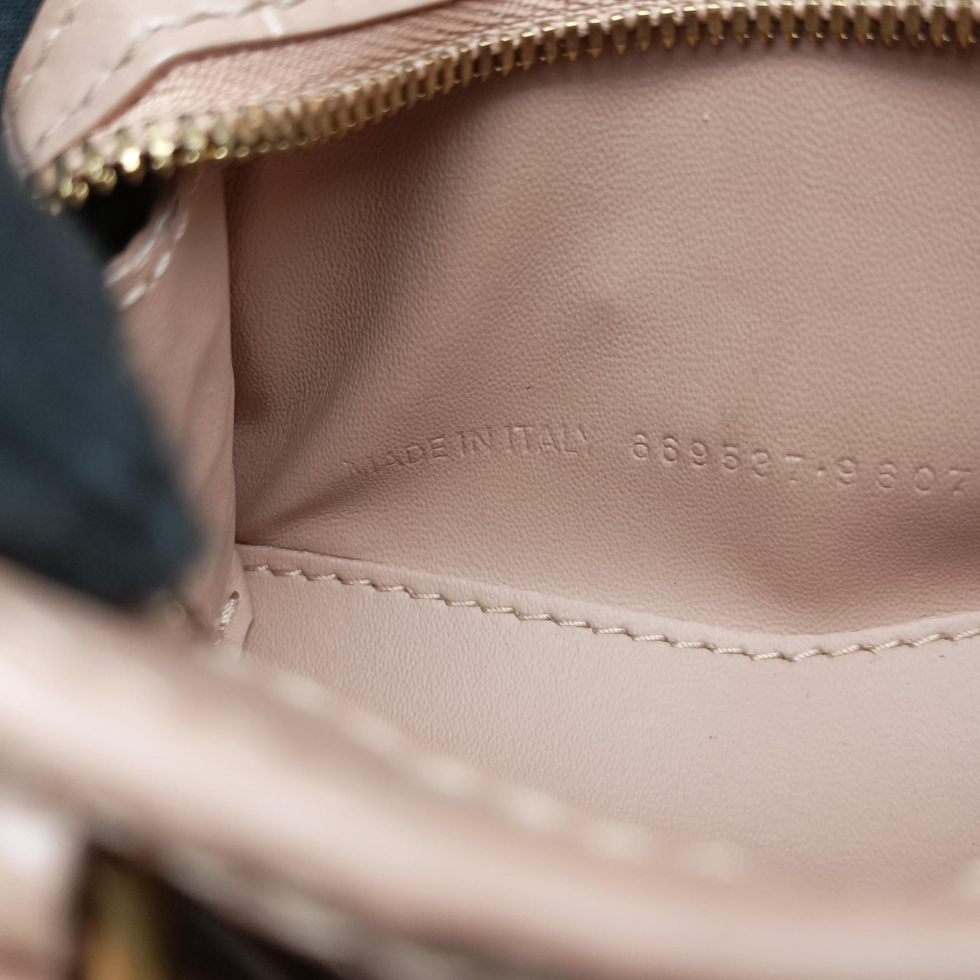 Neo Classic City nano Pink Leather 669537.9607.S.535269ネオ クラシック シティ ナノ ピンク レザー 669537.9607.S.535269