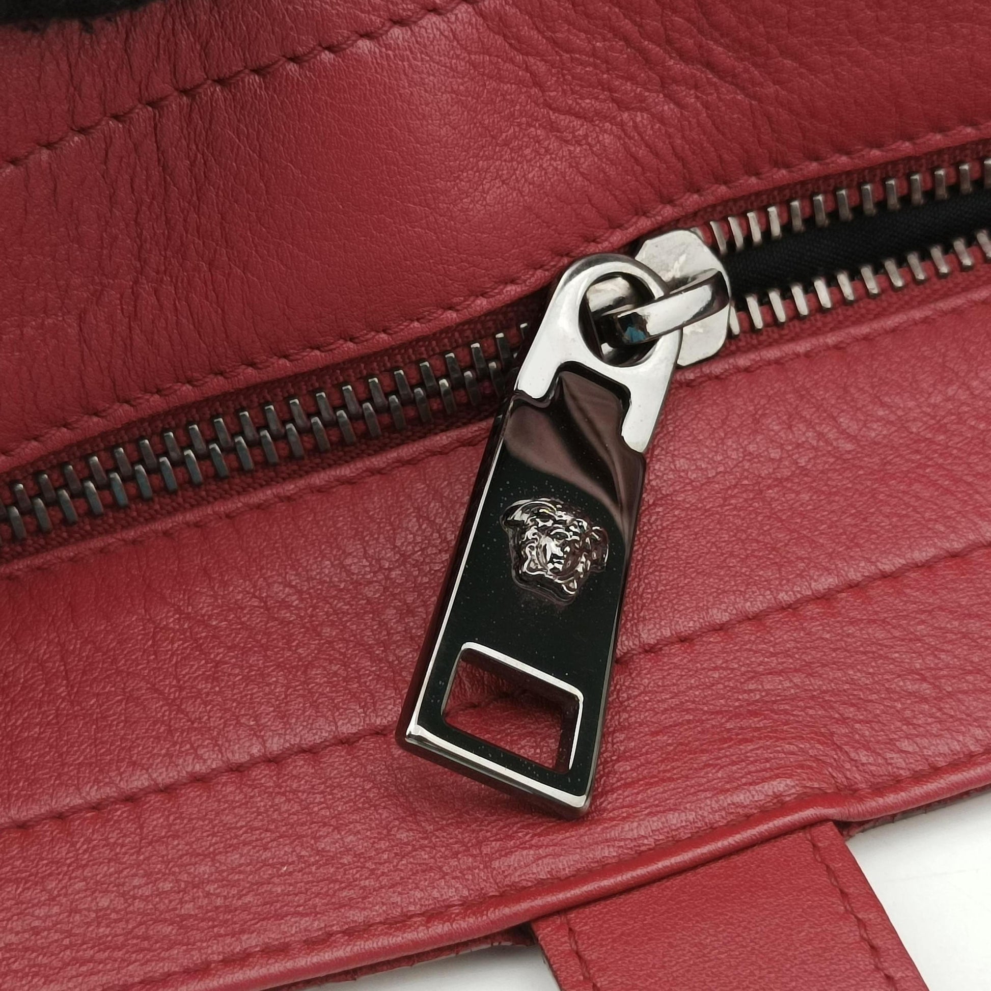 Medusa Red Leather 883 400 469 927メデューサ レッド レザー 883 400 469 927