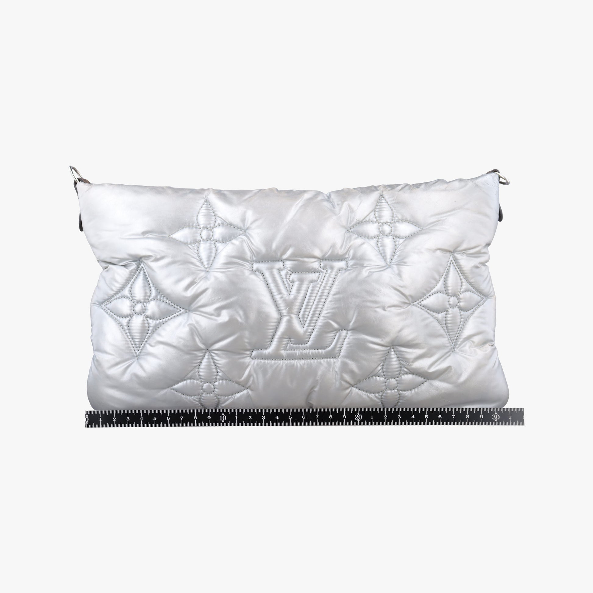 Maxi Multi Pochette Accessoires Silver Recycled metallic nylon M21057 IC Chipマキシ ミュルティ ポシェット アクセソワール シルバー リサイクル メタリック ナイロン M21057 ICチップ