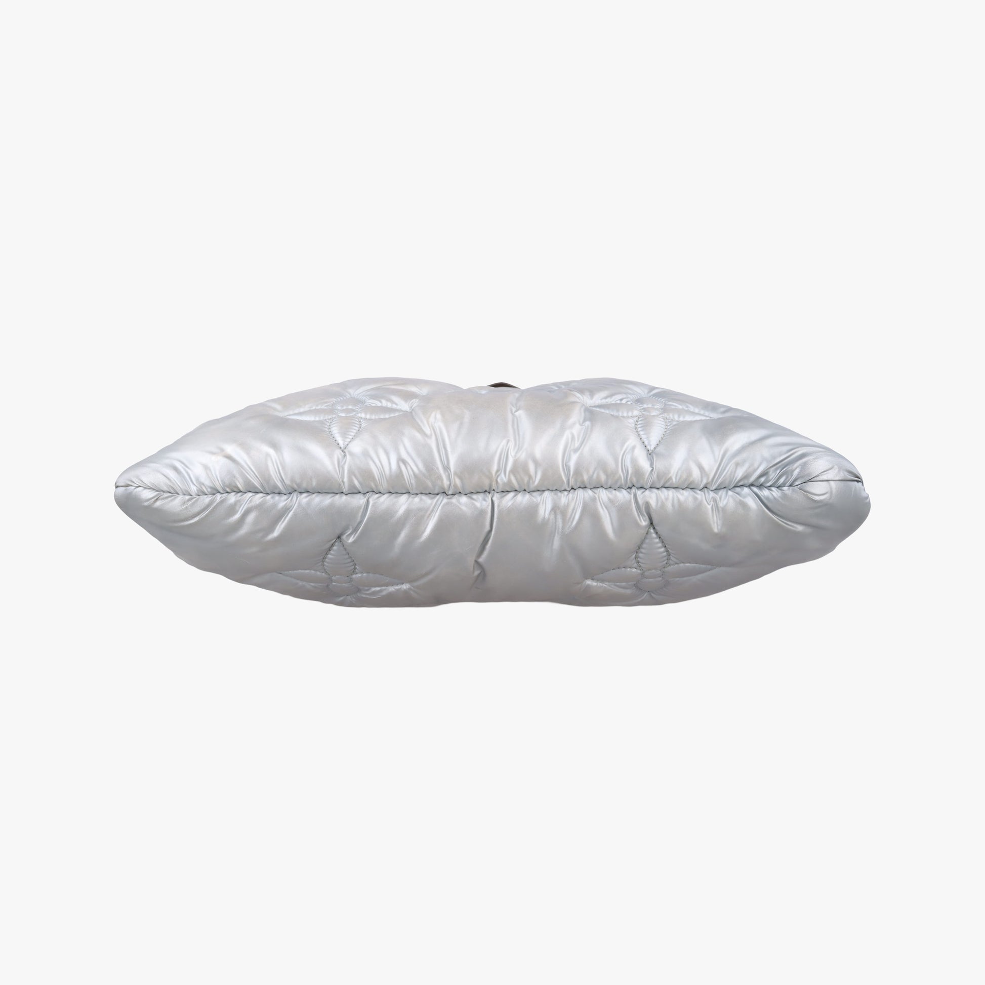 Maxi Multi Pochette Accessoires Silver Recycled metallic nylon M21057 IC Chipマキシ ミュルティ ポシェット アクセソワール シルバー リサイクル メタリック ナイロン M21057 ICチップ
