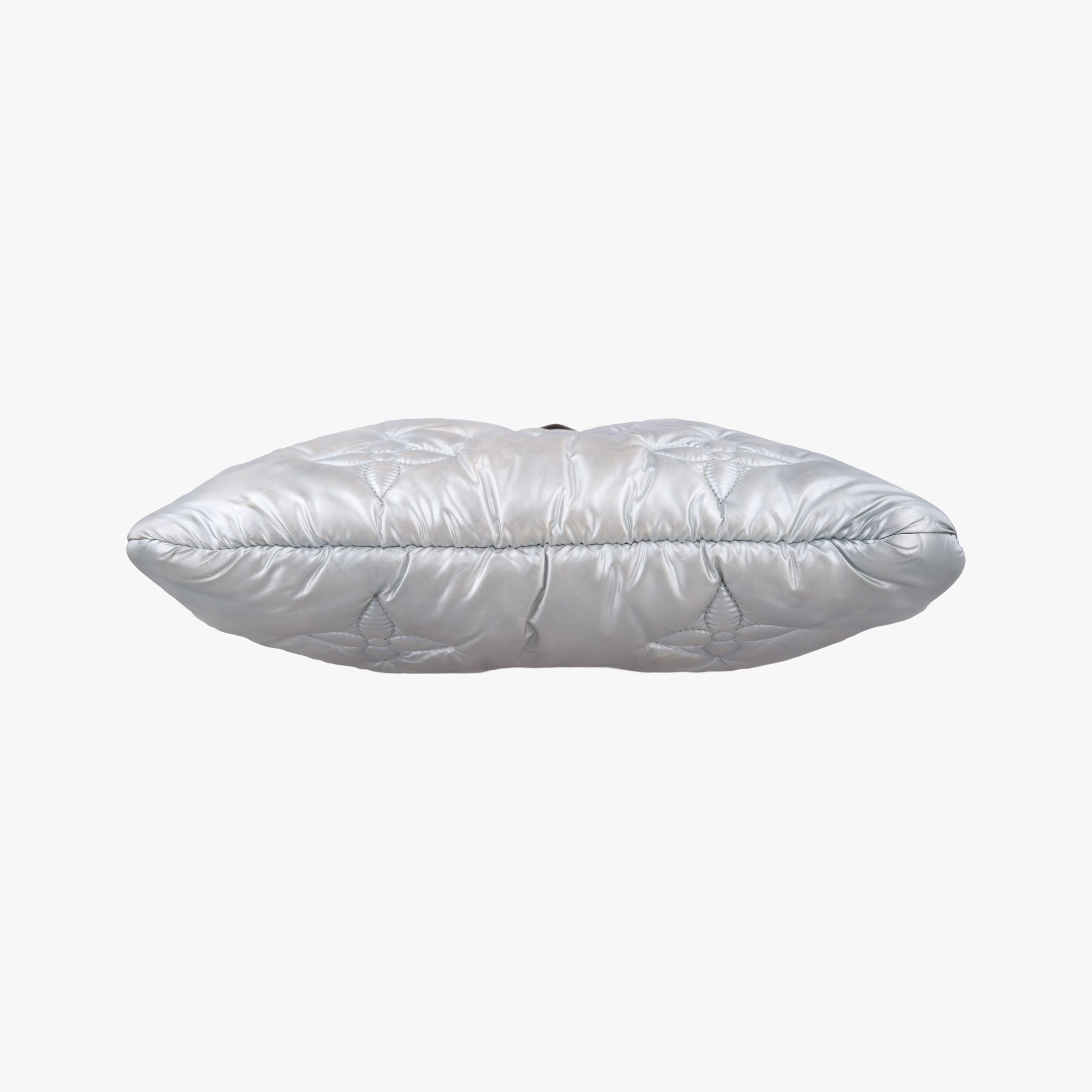 Maxi Multi Pochette Accessoires Silver Recycled metallic nylon M21057 IC Chipマキシ ミュルティ ポシェット アクセソワール シルバー リサイクル メタリック ナイロン M21057 ICチップ