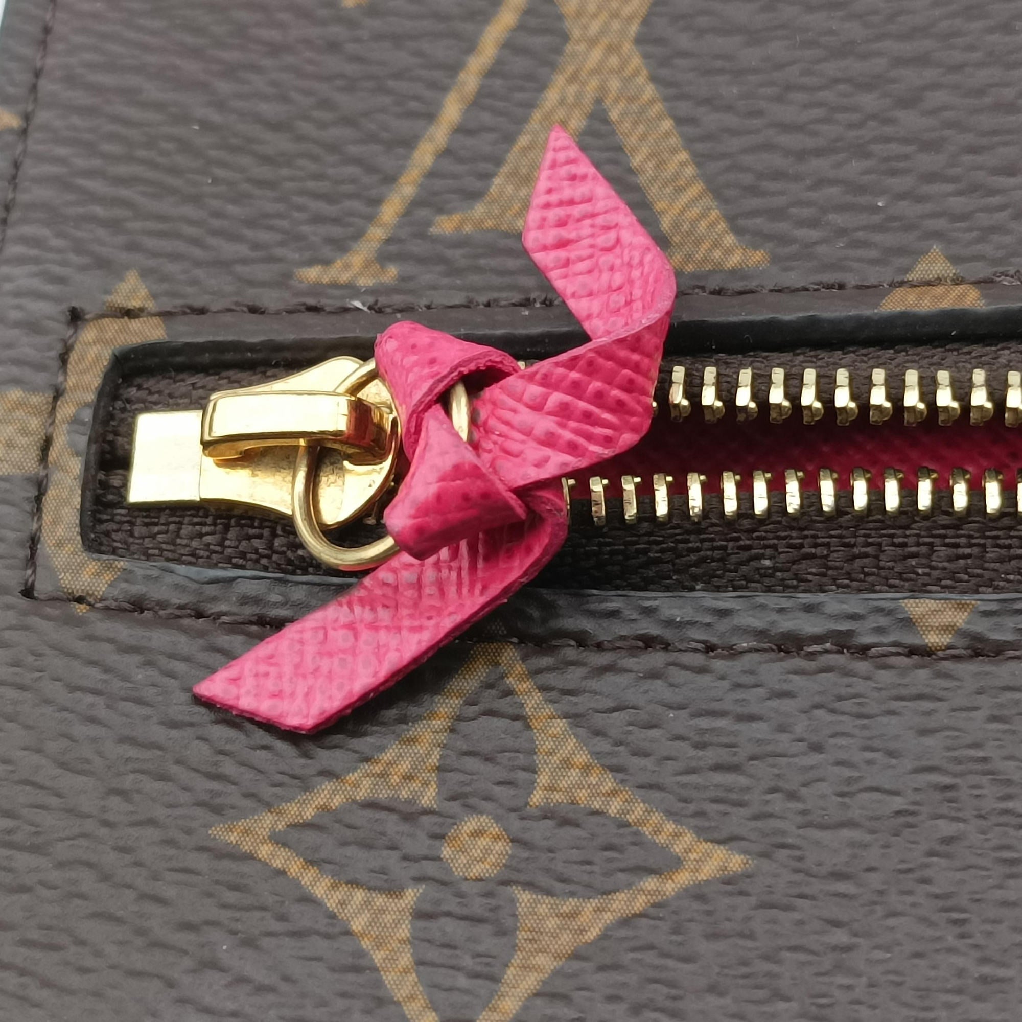 Pochette Weekend brown×Fuchsia Pink Monogram Canvas M62456 UB1188ポシェット ウィークエンド モノグラム/ブラウン×フューシャピンク モノグラムキャンバス M62456 UB1188