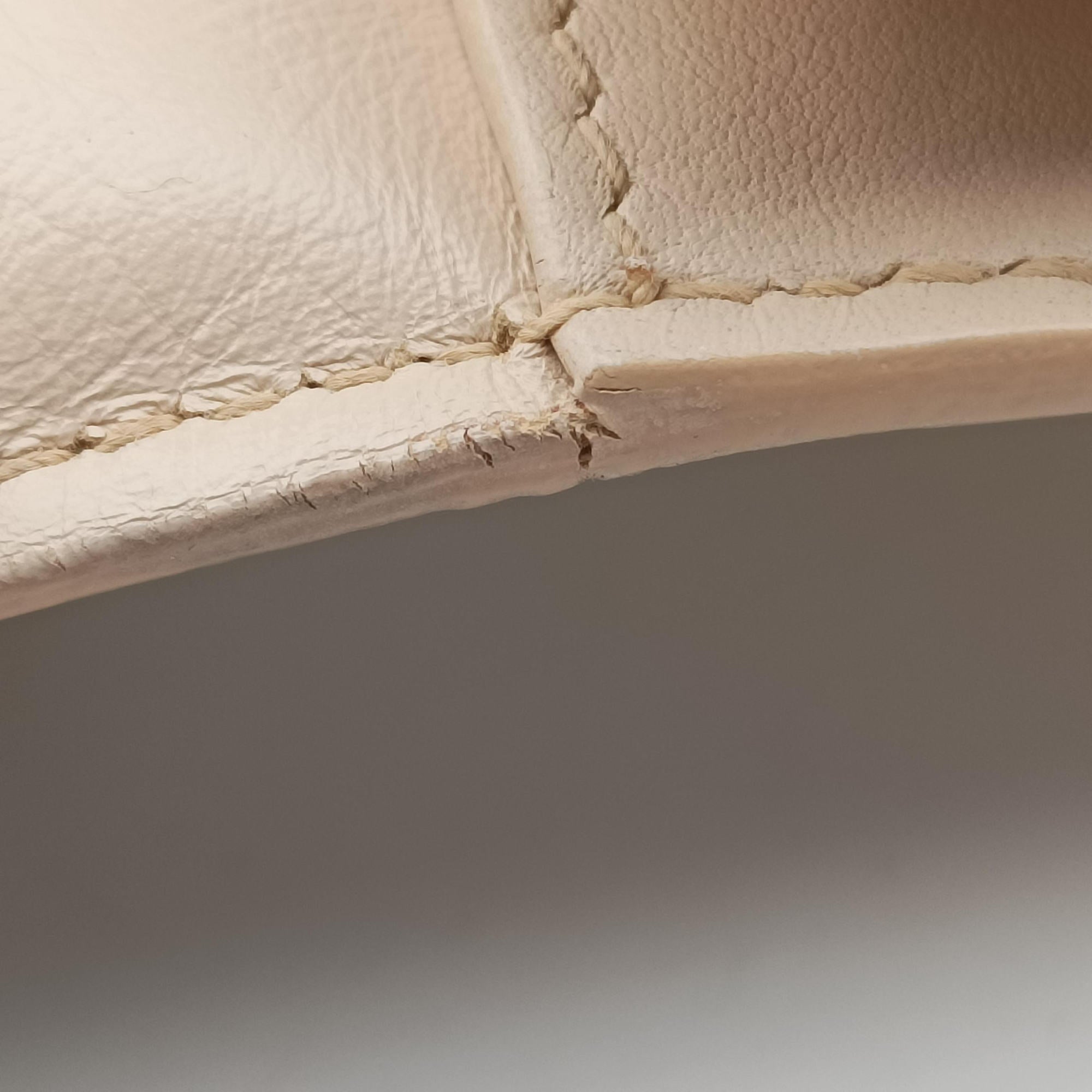 La Medusa Beige Leather 809 944 087 123 ラ メドゥーサ ベージュ レザー 809 944 087 123 