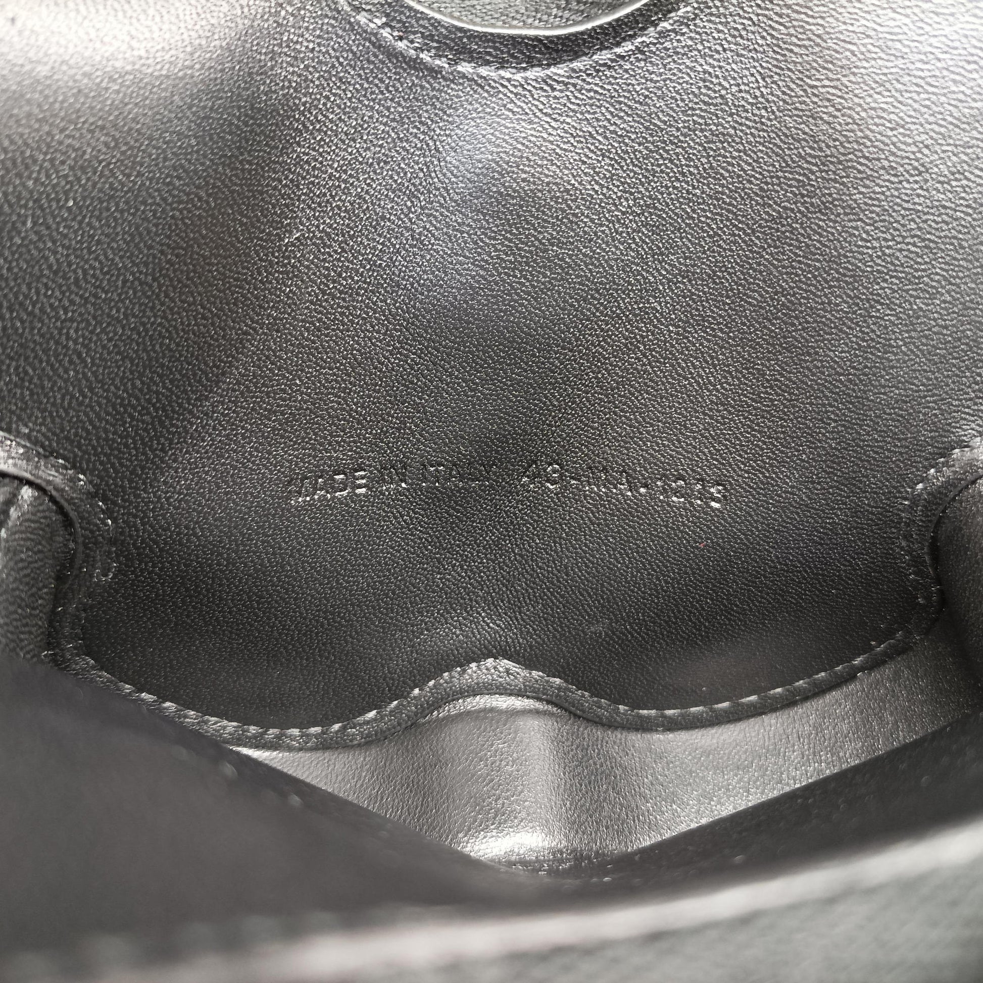 30 Montaigne Removable Black Lambskin 43-MA-121330 モンテーニュ バタフライ ブラック ラムスキン 43-MA-1213