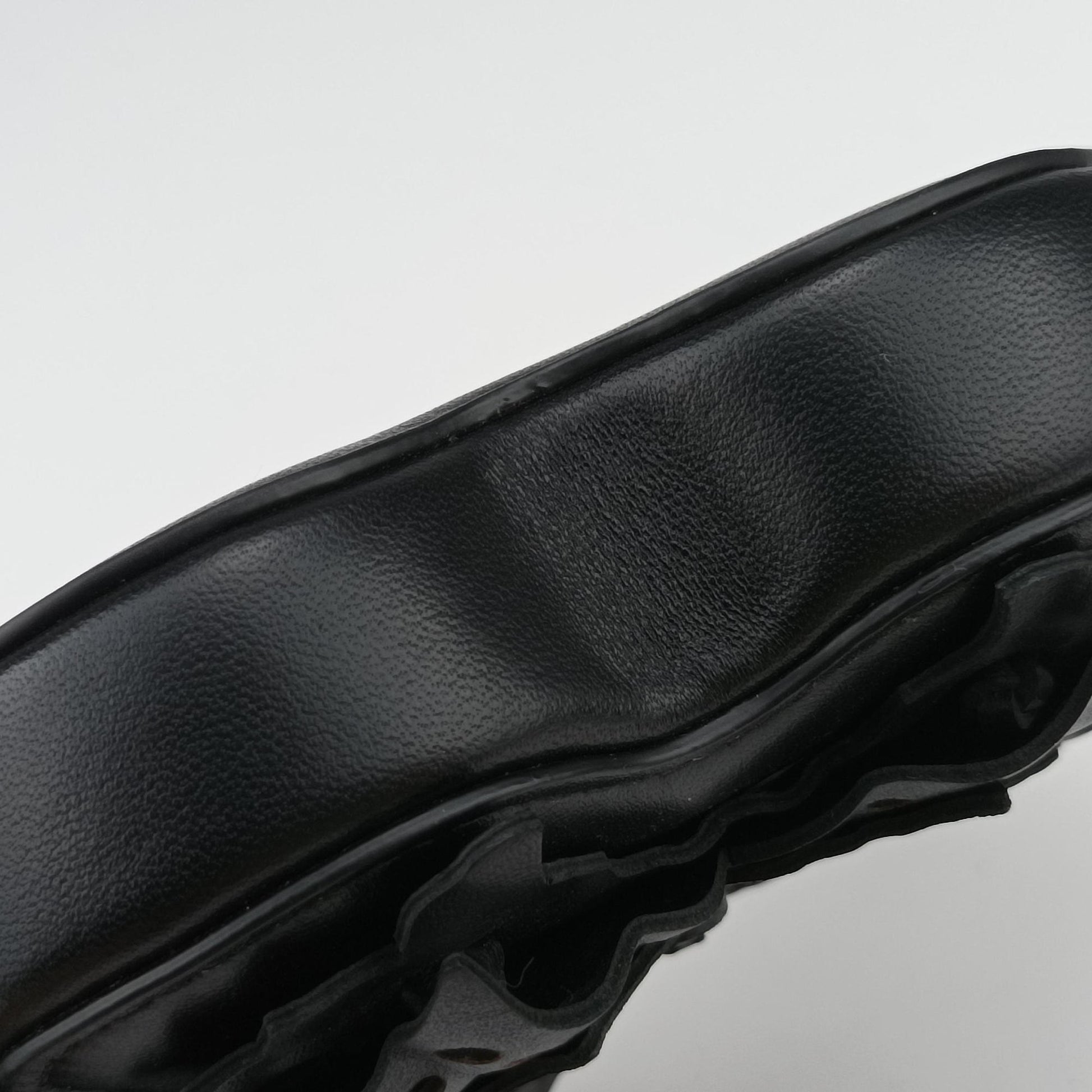 30 Montaigne Removable Black Lambskin 43-MA-121330 モンテーニュ バタフライ ブラック ラムスキン 43-MA-1213