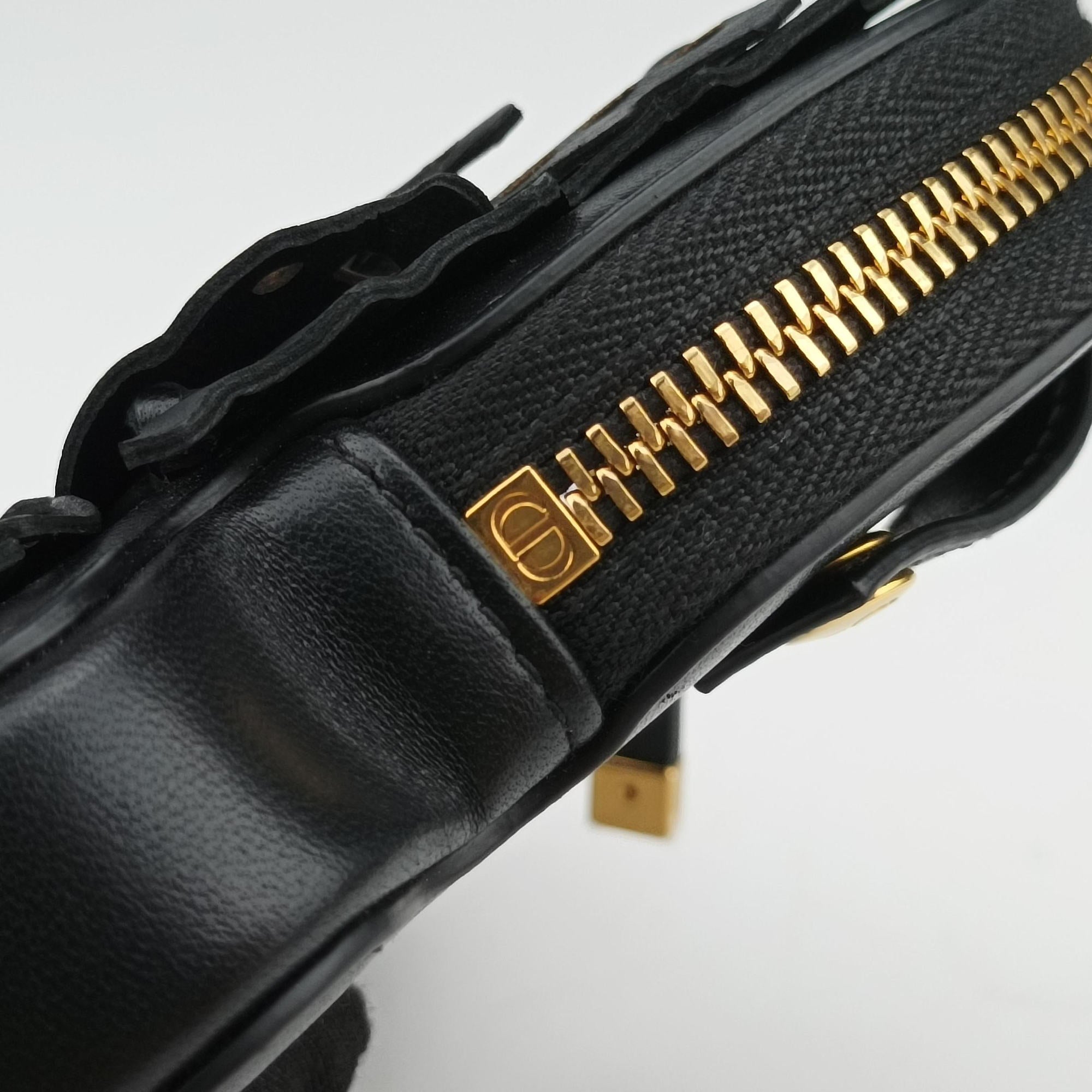 30 Montaigne Removable Black Lambskin 43-MA-121330 モンテーニュ バタフライ ブラック ラムスキン 43-MA-1213