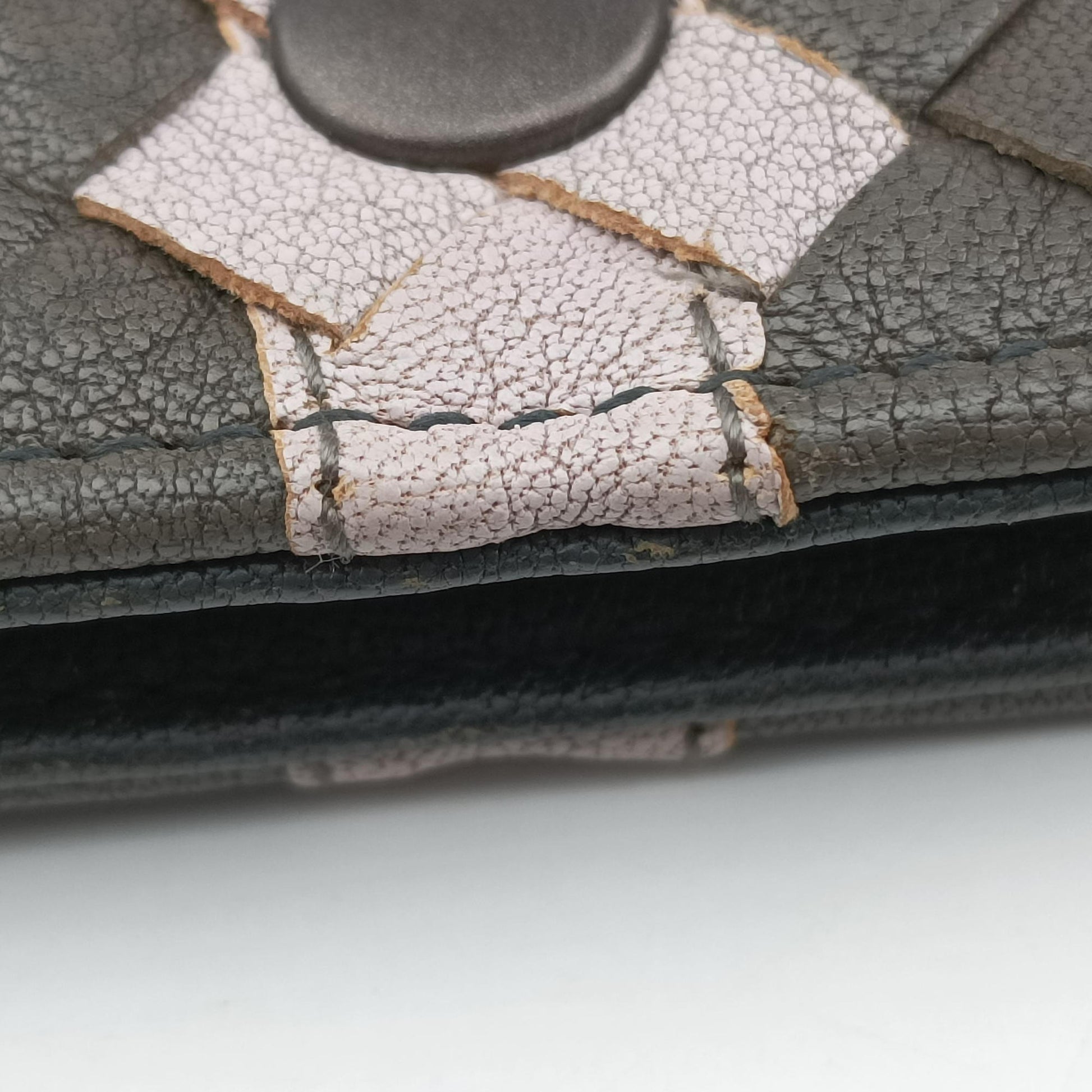 Intrecciato Gray × Brown × Pink lambskin B05420219Xイントレチャート グレー × ブラウン × ピンク ラムスキン B05420219X