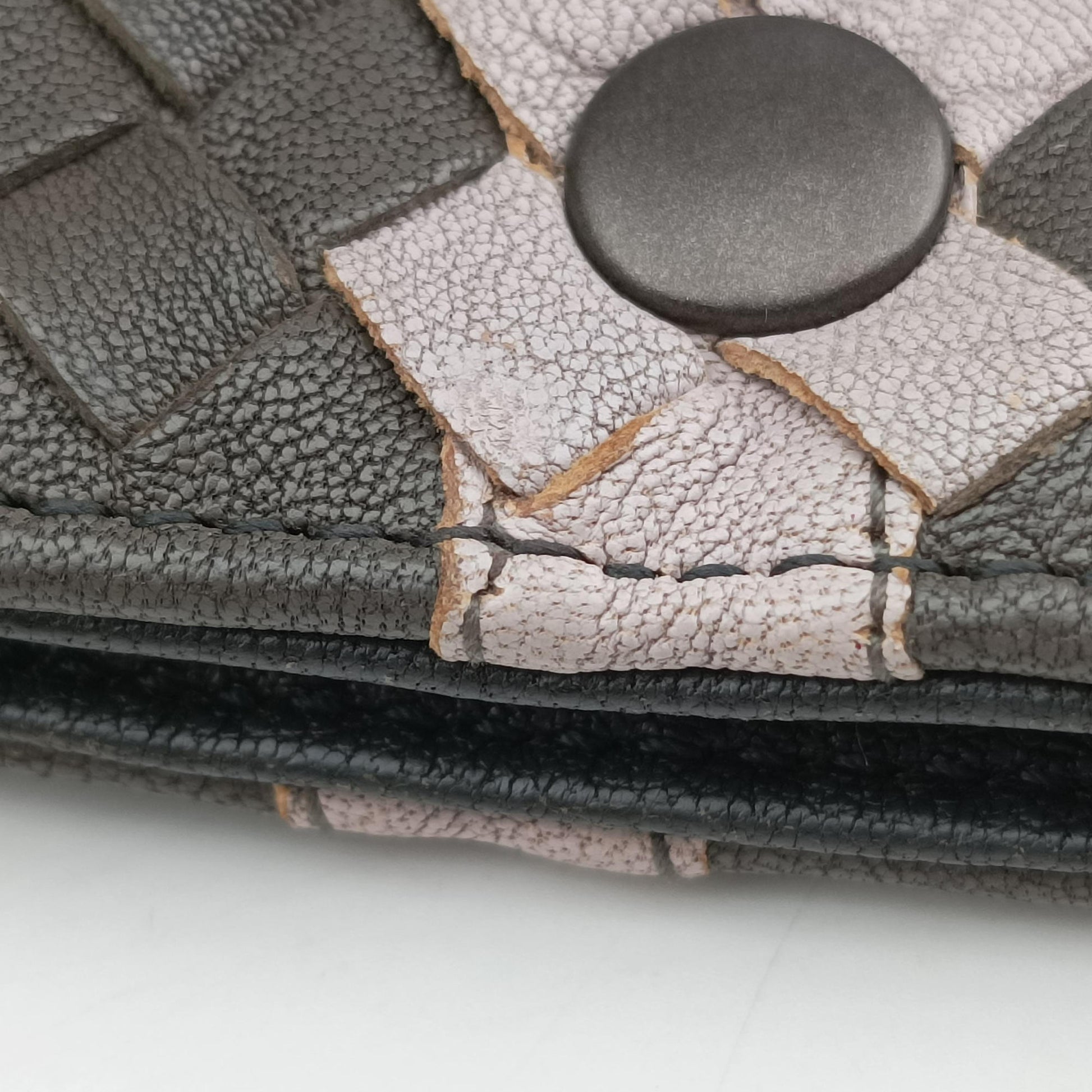 Intrecciato Gray × Brown × Pink lambskin B05420219Xイントレチャート グレー × ブラウン × ピンク ラムスキン B05420219X
