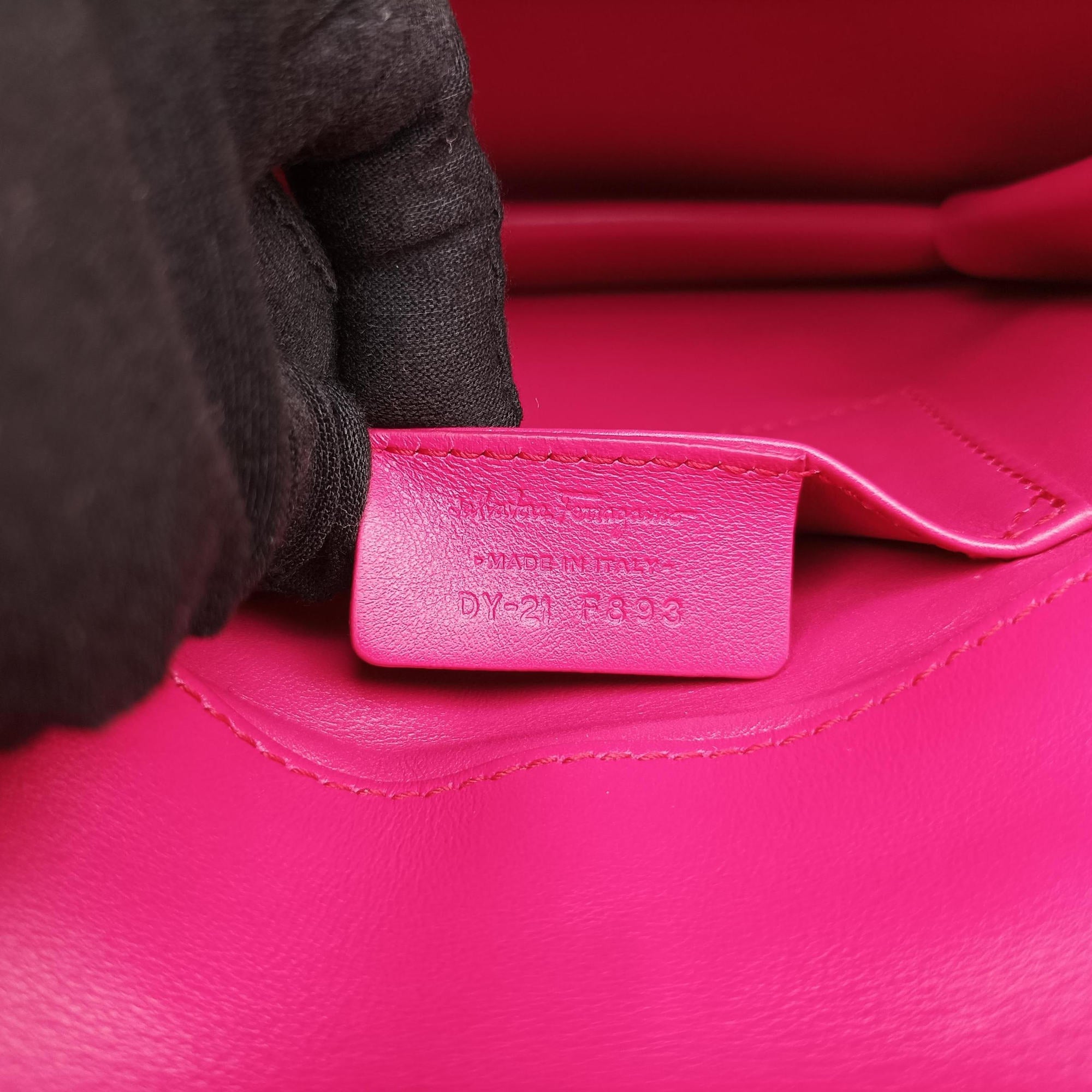 Thalia Rose Leather DY-21 F893タリア ローズ レッド レザー DY-21 F893