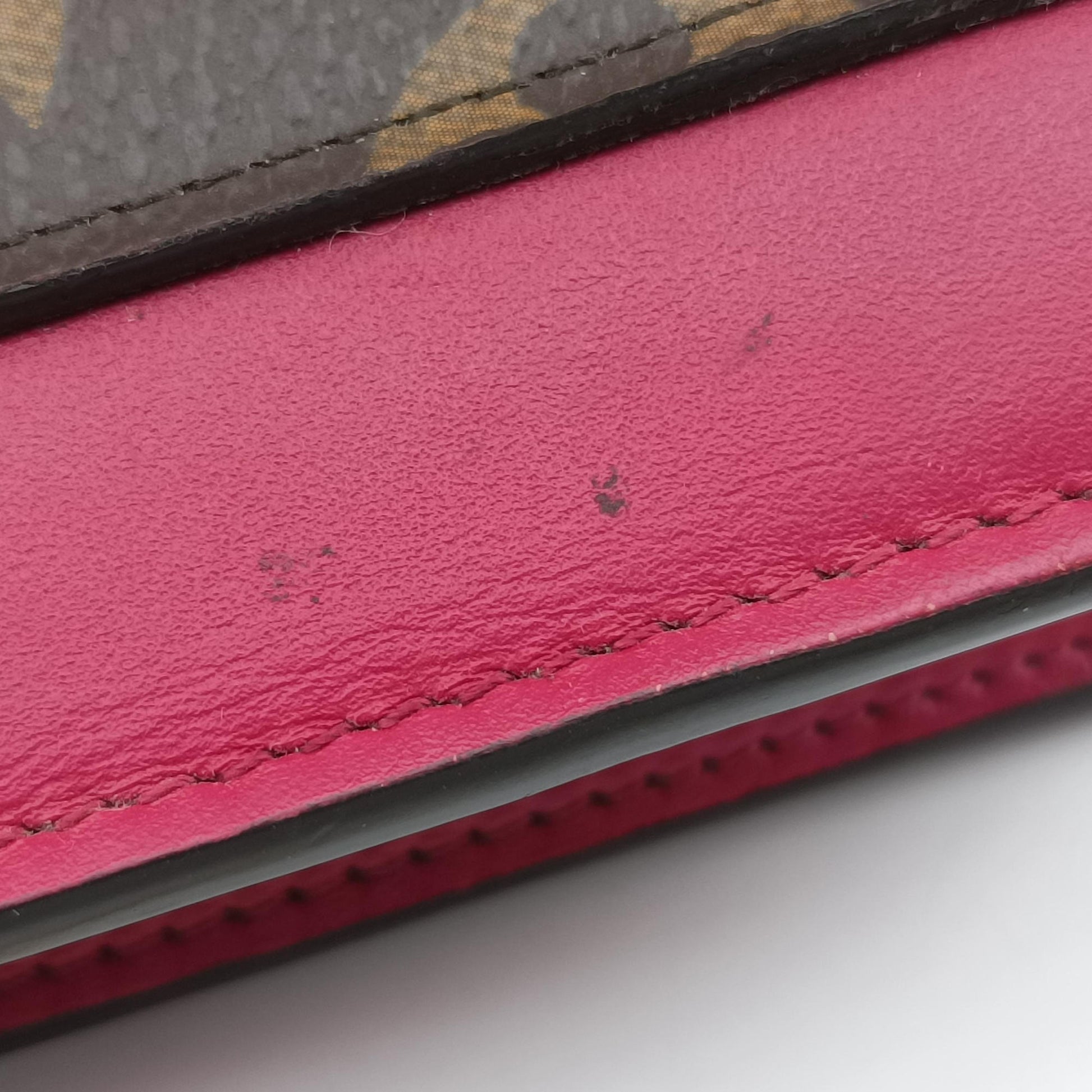 Portefeuille FLORE Chain brown×FUCHSIA Monogram Canvas×calf leather M69578 SP0189ポルトフォイユ フロール チェーン モノグラム/ブラウン×フューシャ モノグラムキャンバス×カーフレザー M69578 SP0189