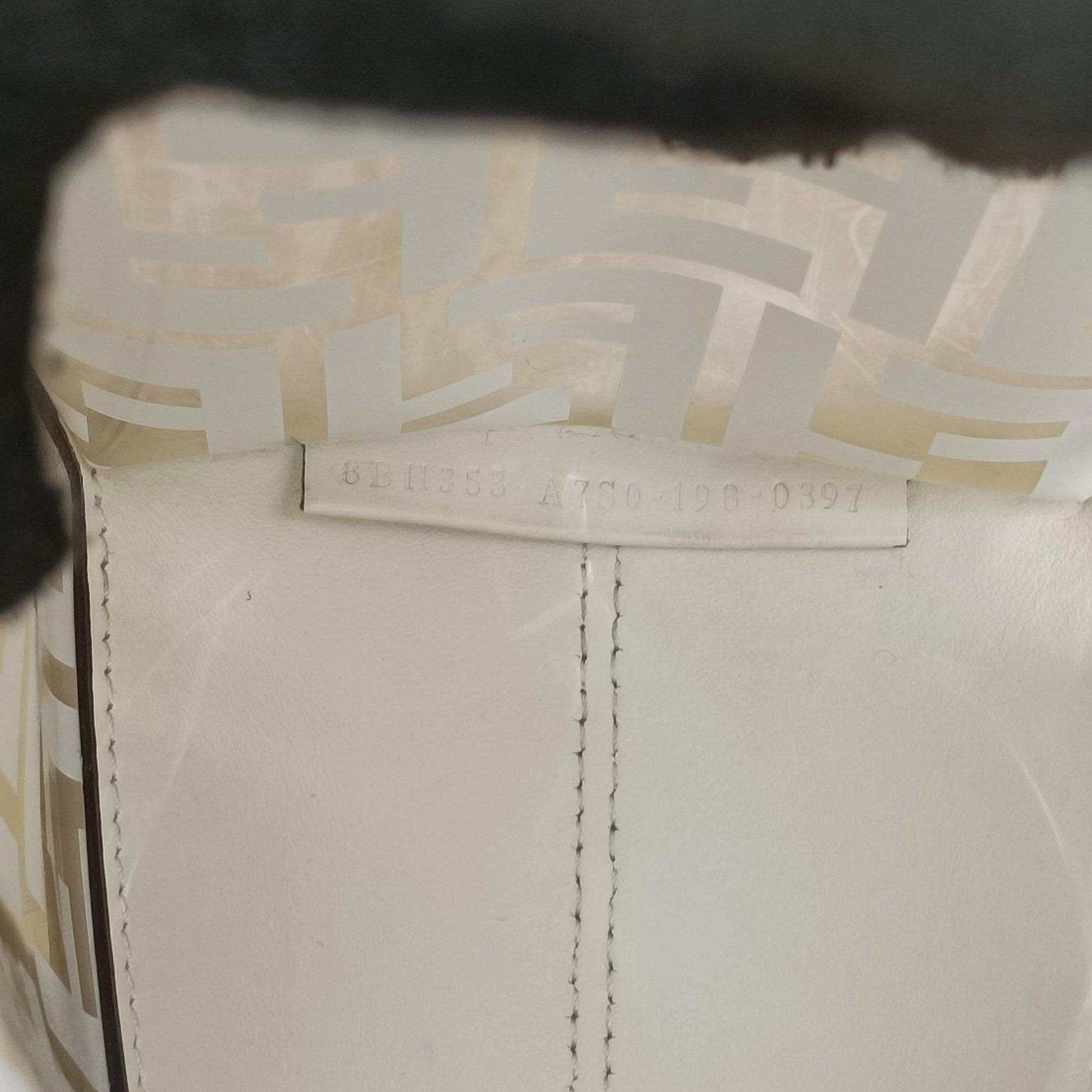Runaway Shopper White PVC coated canvas×Leather 8BH353 8BH353-A7S0-196-0397ラナウェイ ショッパー ホワイト PVCコーティングキャンバス×レザー 8BH353 8BH353-A7S0-196-0397