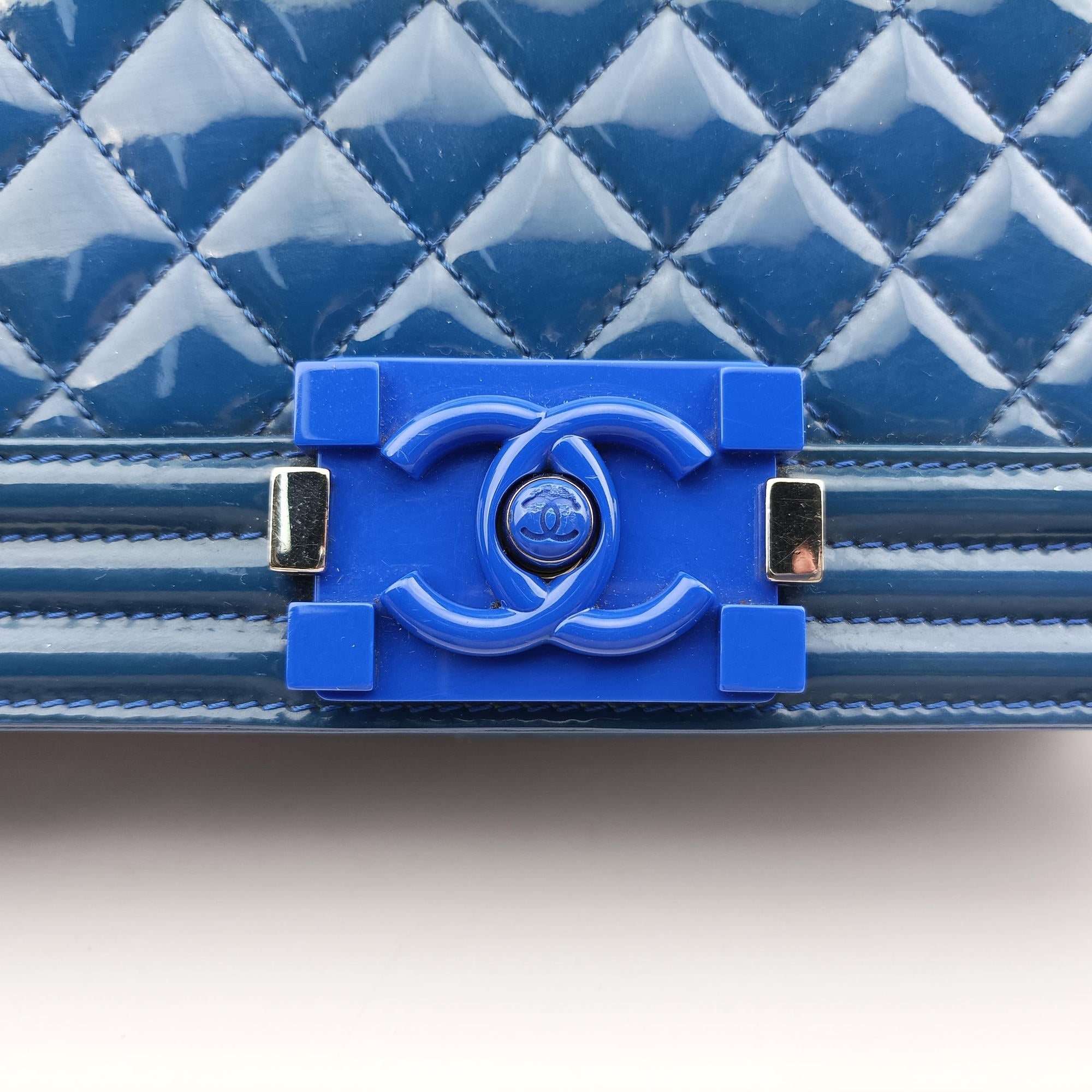 BOY CHANEL Blue Patent A92693 20468969ボーイシャネル ブルー パテント A92693 20468969