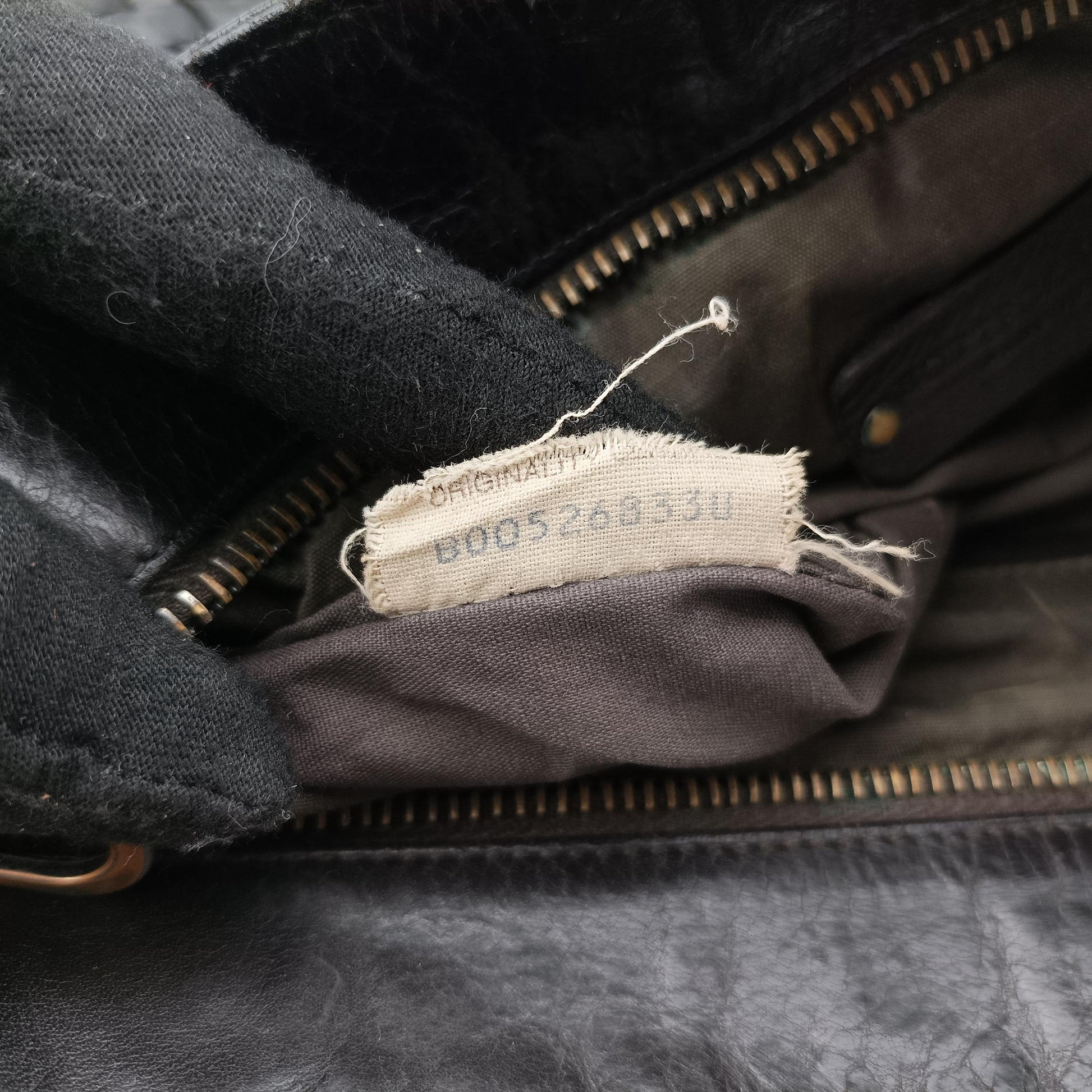 Intrecciato Black lambskin B00526833Uイントレチャート ブラック ラムスキン B00526833U