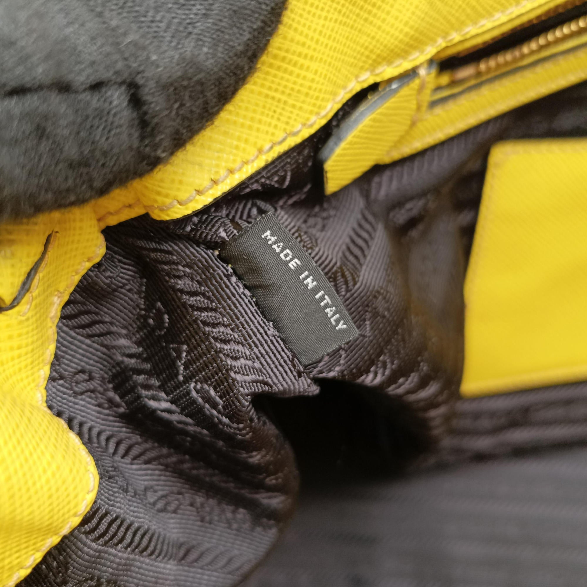 Galleria Yellow SAFFIANO Leather BN2274 7 Cガレリア イエロー サフィアーノレザー BN2274 7 C