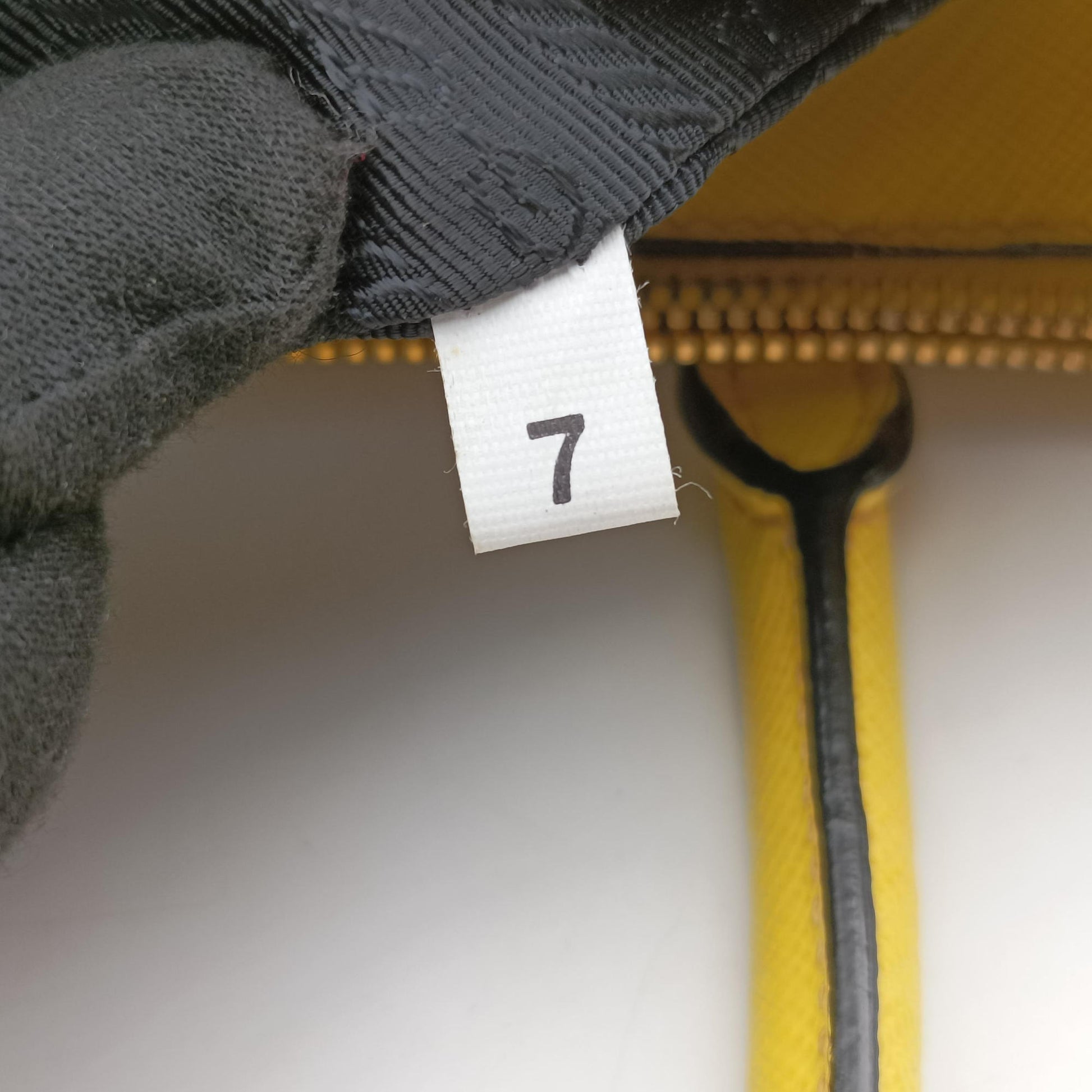 Galleria Yellow SAFFIANO Leather BN2274 7 Cガレリア イエロー サフィアーノレザー BN2274 7 C