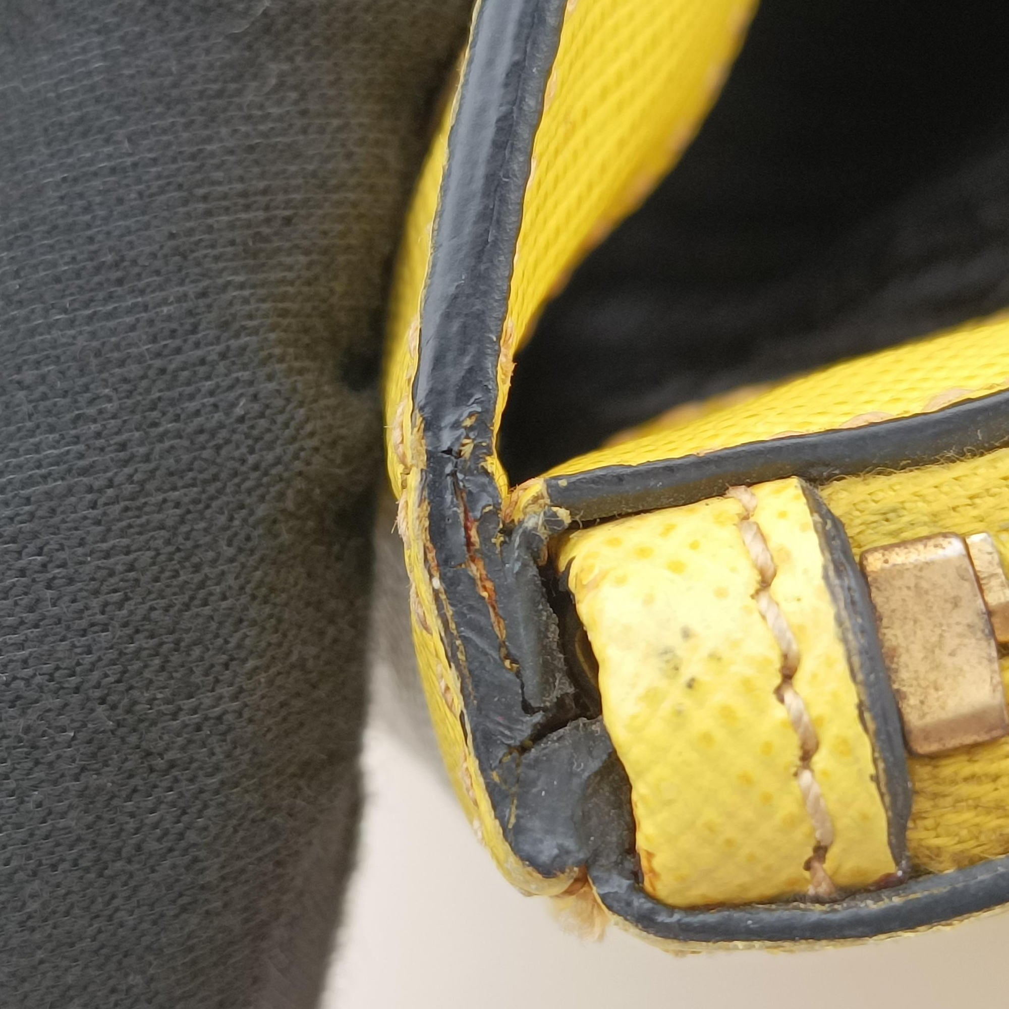 Galleria Yellow SAFFIANO Leather BN2274 7 Cガレリア イエロー サフィアーノレザー BN2274 7 C