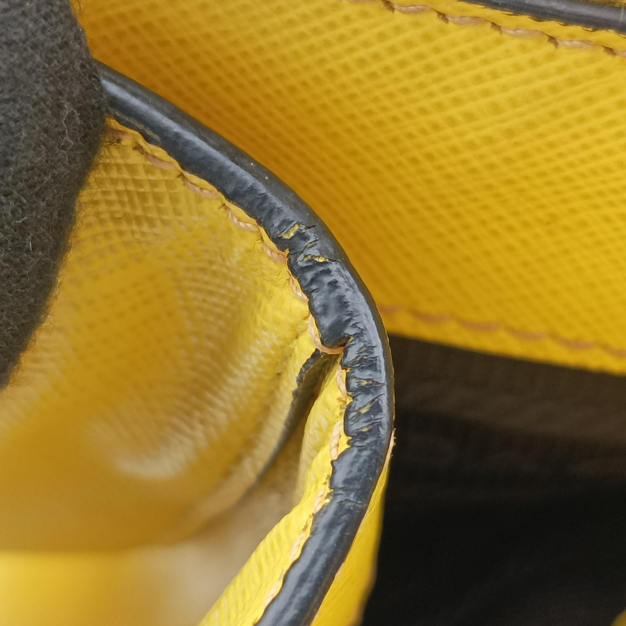 Galleria Yellow SAFFIANO Leather BN2274 7 Cガレリア イエロー サフィアーノレザー BN2274 7 C