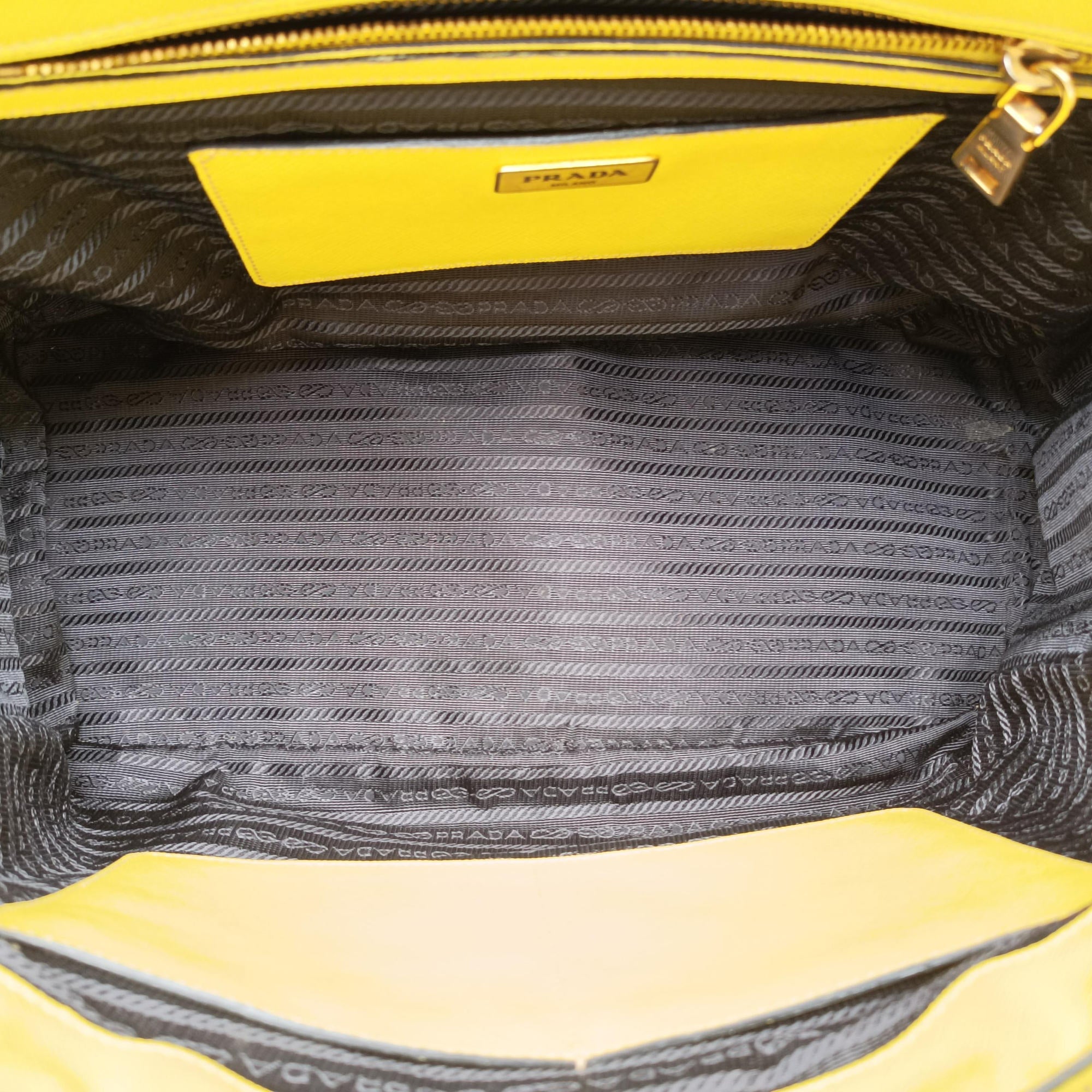 Galleria Yellow SAFFIANO Leather BN2274 7 Cガレリア イエロー サフィアーノレザー BN2274 7 C