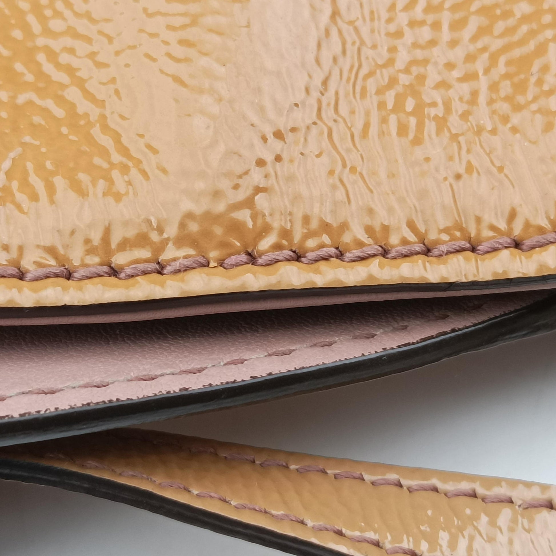 Soho Beige Patent Leather 308982 G015802398ソーホー ベージュ パテント 308982 G015802398