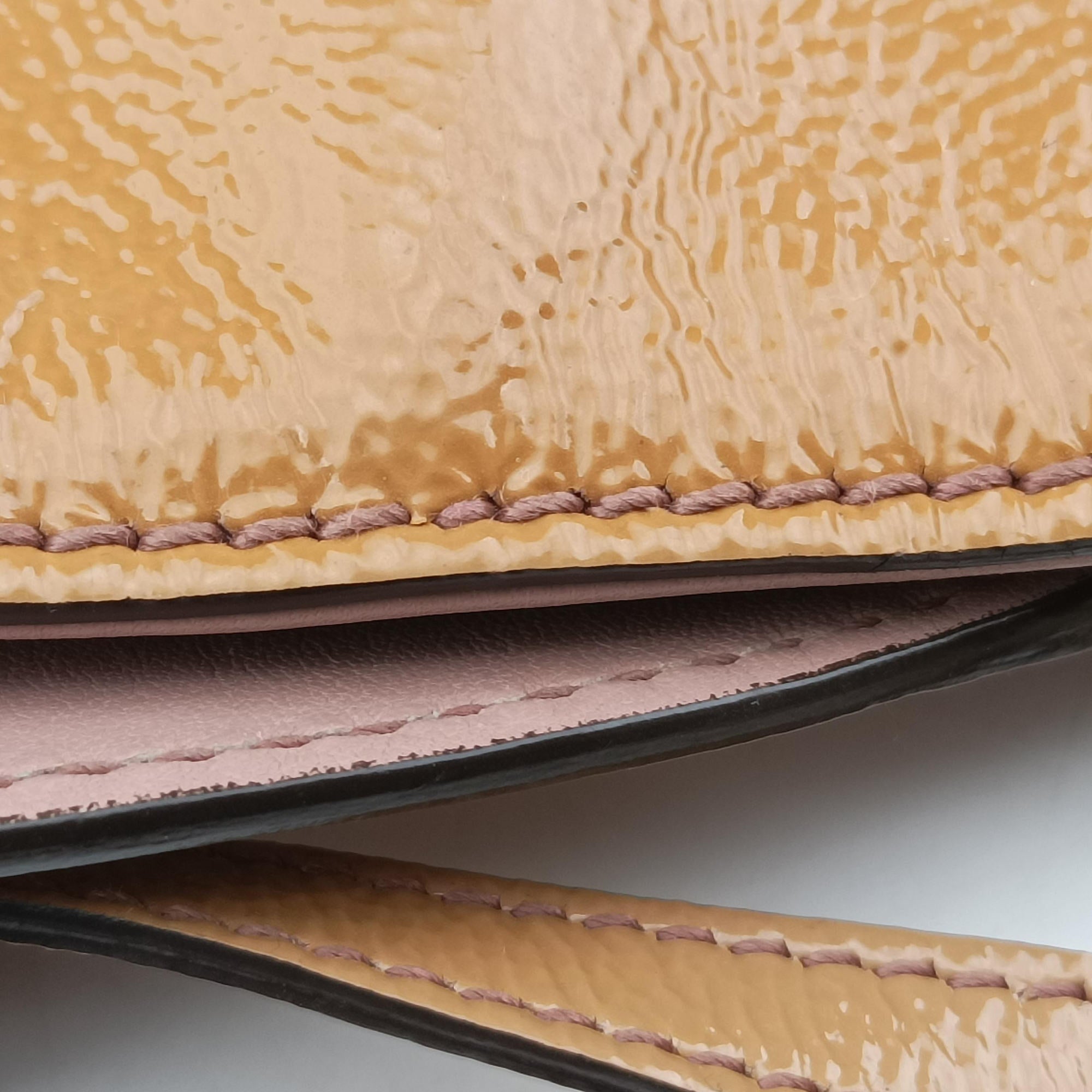 Soho Beige Patent Leather 308982 G015802398ソーホー ベージュ パテント 308982 G015802398