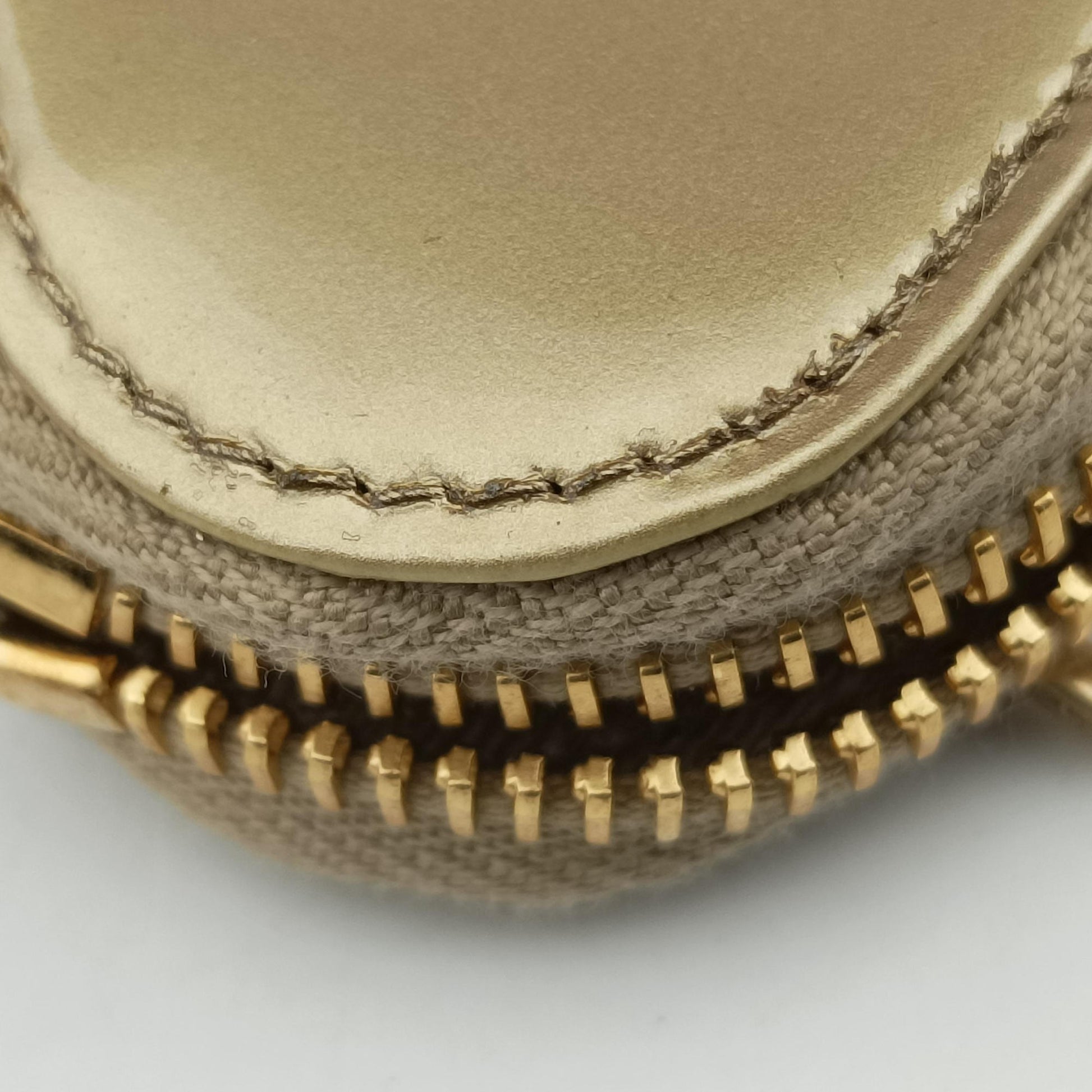 Triangle Crystal Golden Leather 1NR015 234トライアングル ゴールド レザー 1NR015 234