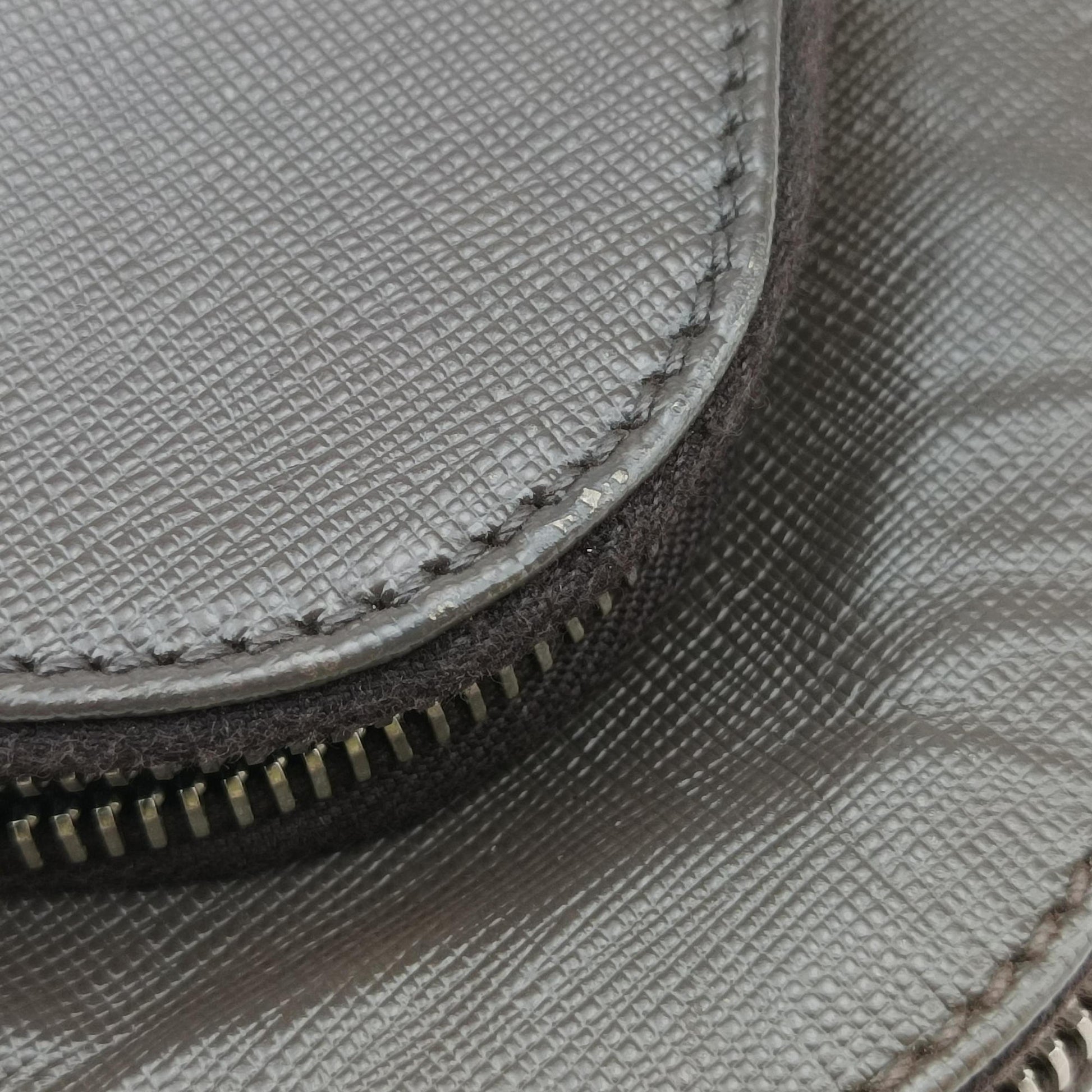 Triangle Logo Plate Grey Saffiano Leather 178589 7 D三角 ロゴ プレート グレー サフィアーノレザー 178589 7 D