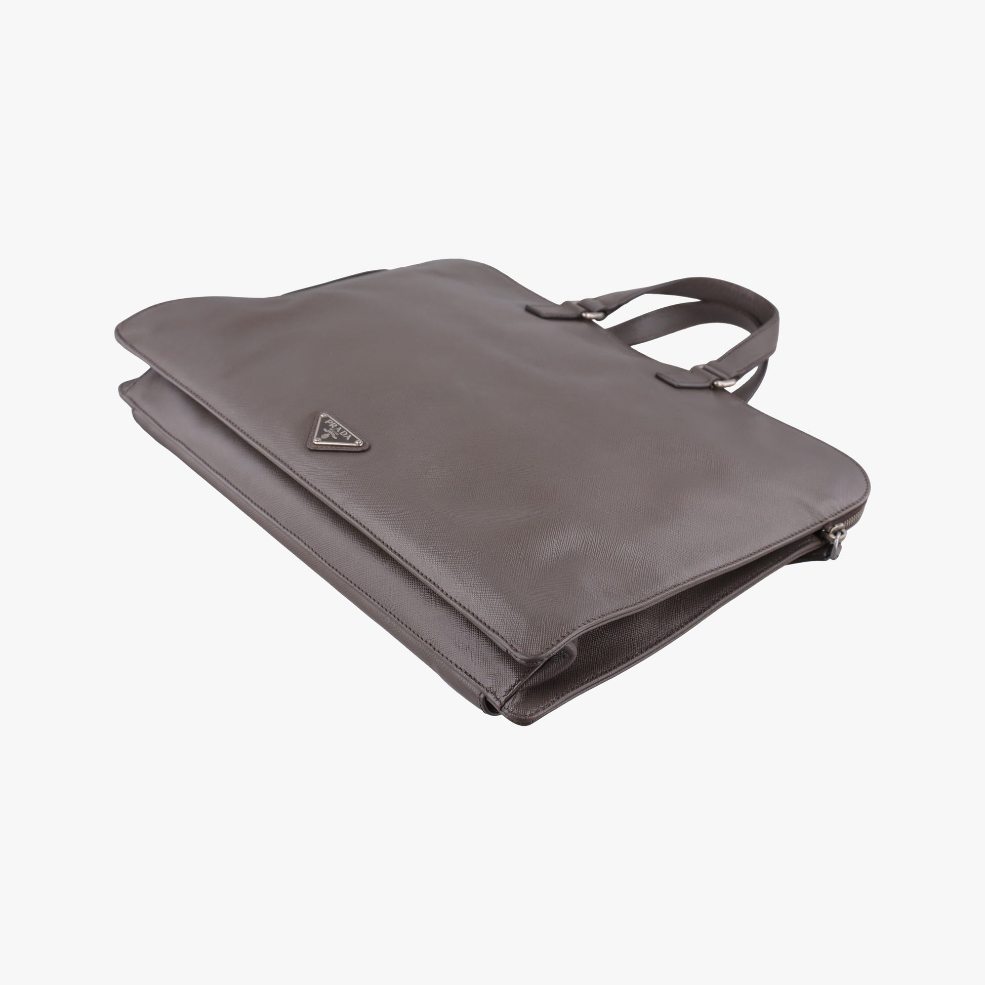 Triangle Logo Plate Grey Saffiano Leather 178589 7 D三角 ロゴ プレート グレー サフィアーノレザー 178589 7 D