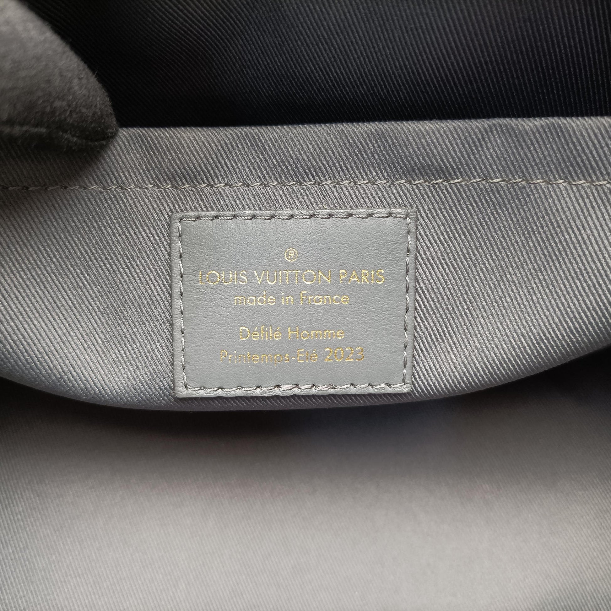Versailles Ornament City Keepall Dark Shadow Gray Debossed Monogram M21835 IC Chipヴェルサイユ オーナメント シティ キーポル ダークシャドウ グレー モノグラム・デボス M21835 ICチップ