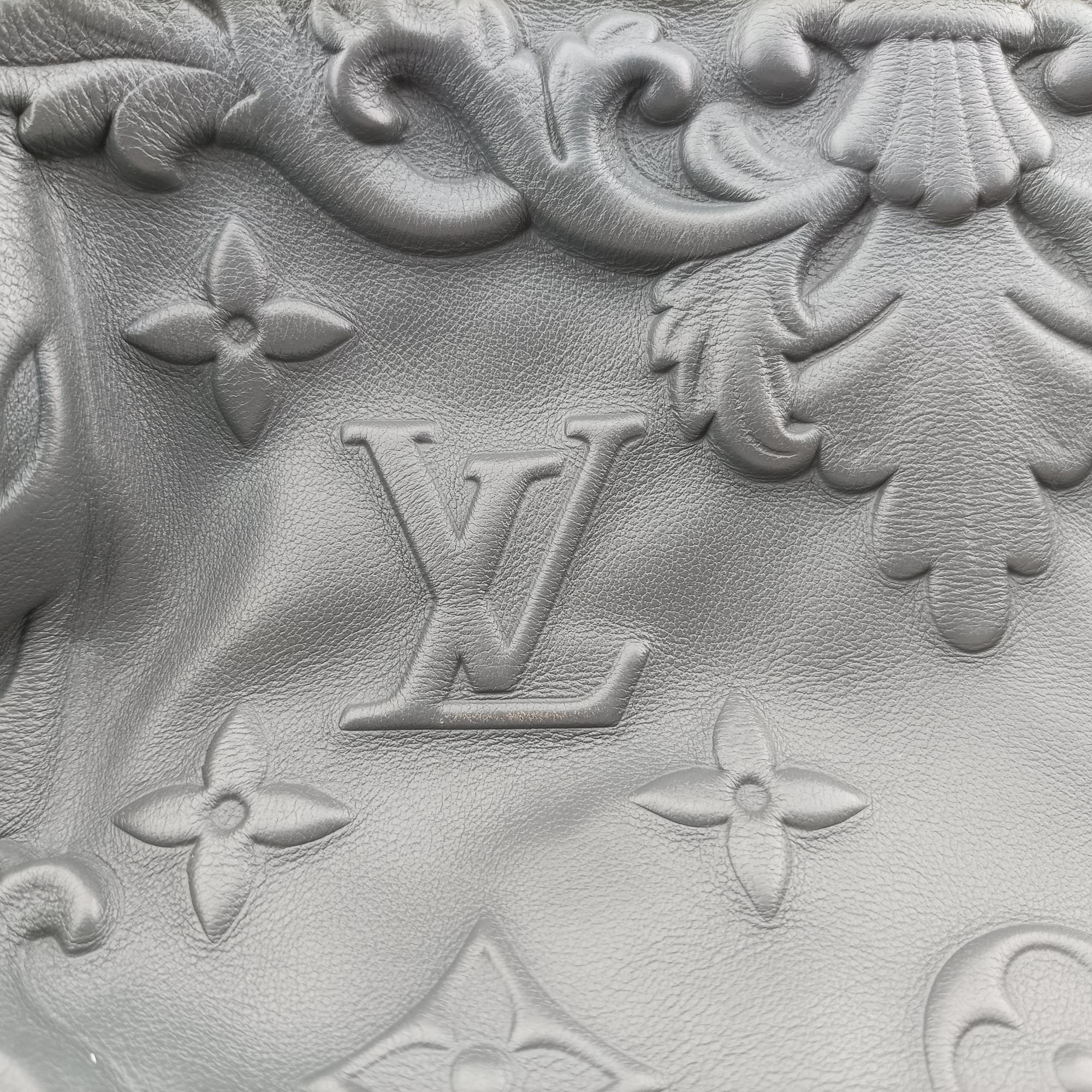 Versailles Ornament City Keepall Dark Shadow Gray Debossed Monogram M21835 IC Chipヴェルサイユ オーナメント シティ キーポル ダークシャドウ グレー モノグラム・デボス M21835 ICチップ