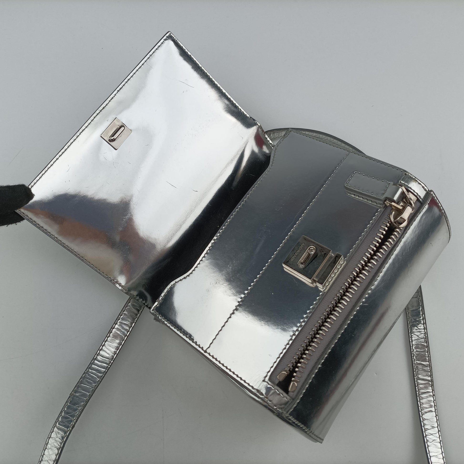 Pandora Box Silver Patent Leather TE0134パンドラ ボックス シルバー パテント TE0134