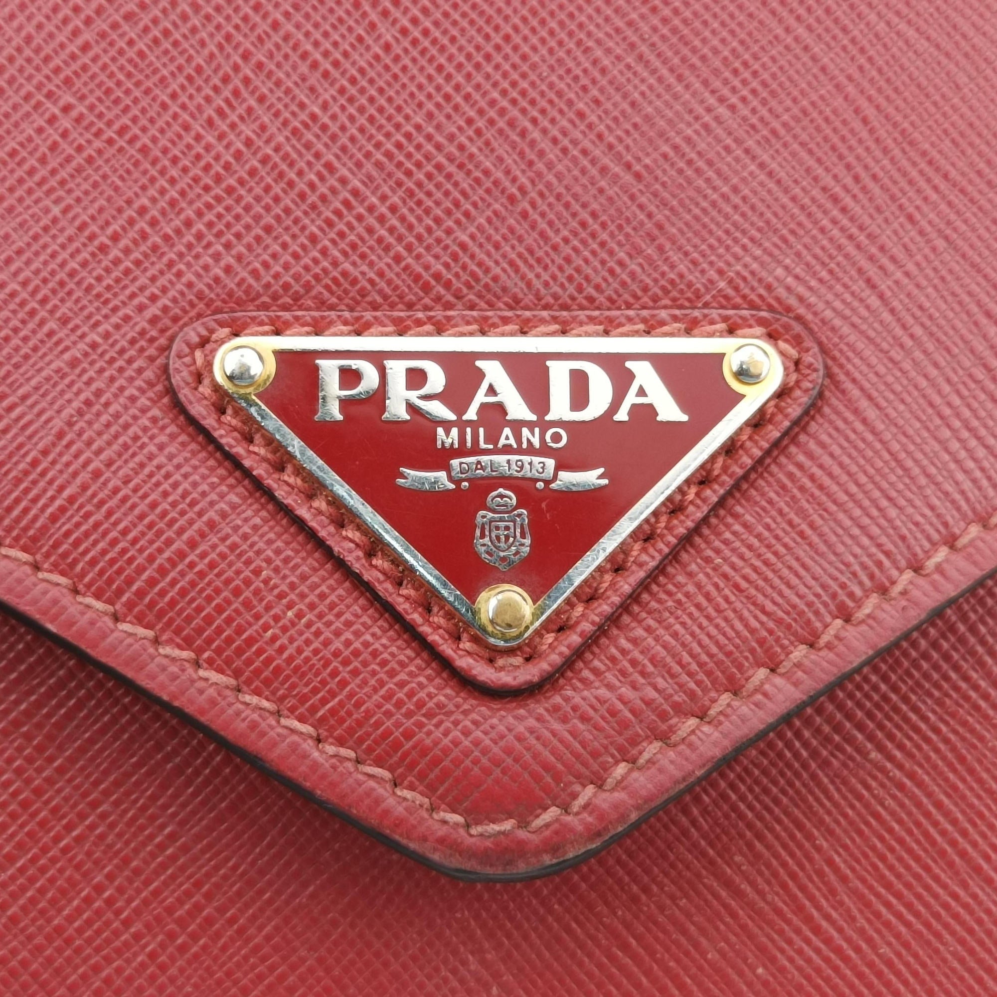 Triangle Logo Red SAFFIANO Leather 1BD200 25 Hトライアングルロゴ レッド サフィアーノレザー 1BD200 25 H